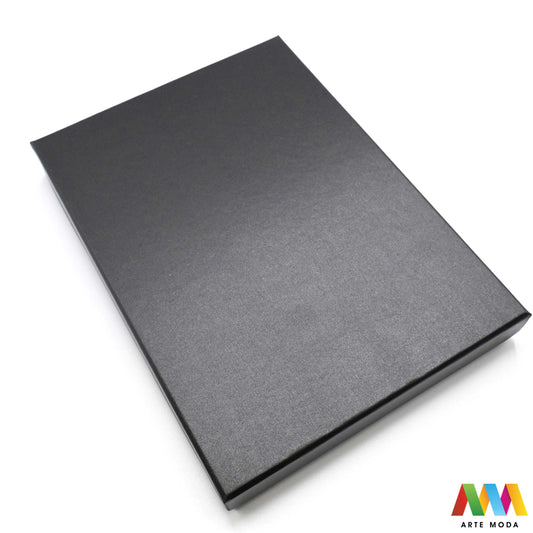 ukrasne kartonske kutije za nakit papir spužva ambalaža ogrlice narukvice nanožnice naušnice prsten kutija ukrasna kutijica kartonska karton Ukrasne kartonske kutije za nakit u raznim bojama izrađene od papira i spužve koriste se kao ambalaža za ogrlice narukvice nanožnice naušnice i prstenove