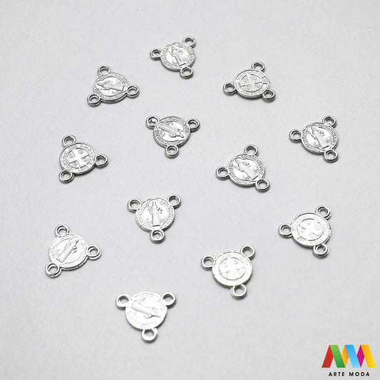 metalni razdjelnik konektor izrada krunice krunica metalni dijelovi krunicu repromaterijal sakralni nakit vjerski križić spojnica krunica perle pribor diy Sv Benedikt Neizostavan element za svaku krunicu Ovi kvalitetni metalni razdjelnici poznati i kao konektori služe za spajanje dijelova krunice i naglašavaju njezinu središnju točku Izrađeni od izdržljivog metala naši razdjelnici su savršen izbor za izradu vlastitih krunica bilo da koristite perle staklo ili kamenje arte moda repromaterijal