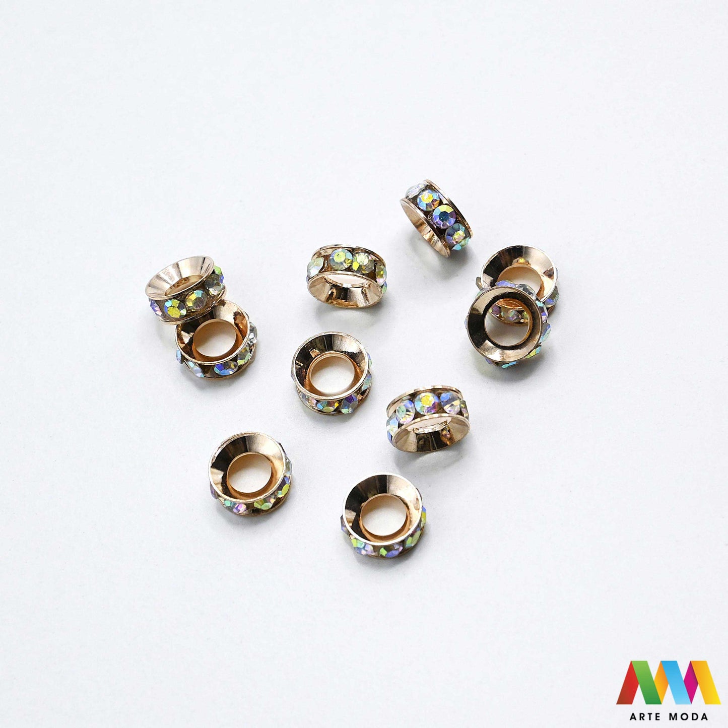 razdjelnik umetak spacer metalne izrada nakita DIY nakit distanceri metalni pribor separatori srebrne zlatne šajbice metalni za perle razmaknice komponente metal Mali ali ključni za profesionalan nakit Metalni umetci razdjelnici spacer perle služe za stvaranje razmaka i dodavanje sjaja perlama Sprječavaju trenje i ističu poludrago kamenje Neophodan element za izradu narukvica i ogrlica koje izgledaju bogatije i elegantnije arte moda repromaterijal