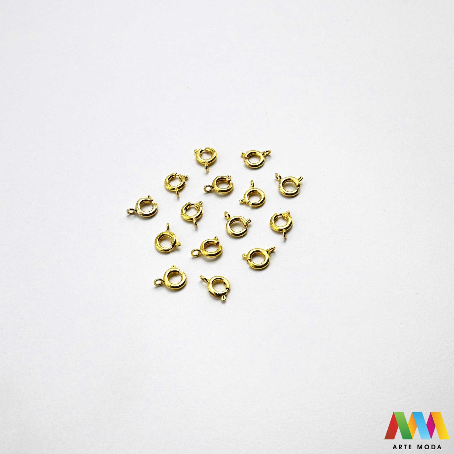 kopče metalne karabiner togl magnet kukice narukvice ogrlice zatvarači nakit DIY metalni pribor spajanje nakita srebrne zlatne karabin magnetne završne kopča narukvica ogrlica Osigurajte svoj nakit Metalne kopče su esencijalne za sigurno završavanje ogrlica i narukvica Birajte između karabin kopči pouzdanost magnetnih kopči lakoća i togl kopči stil Kvalitetni zatvarači u raznim bojama temelj svakog uradi sam nakit projekta arte moda repromaterijal