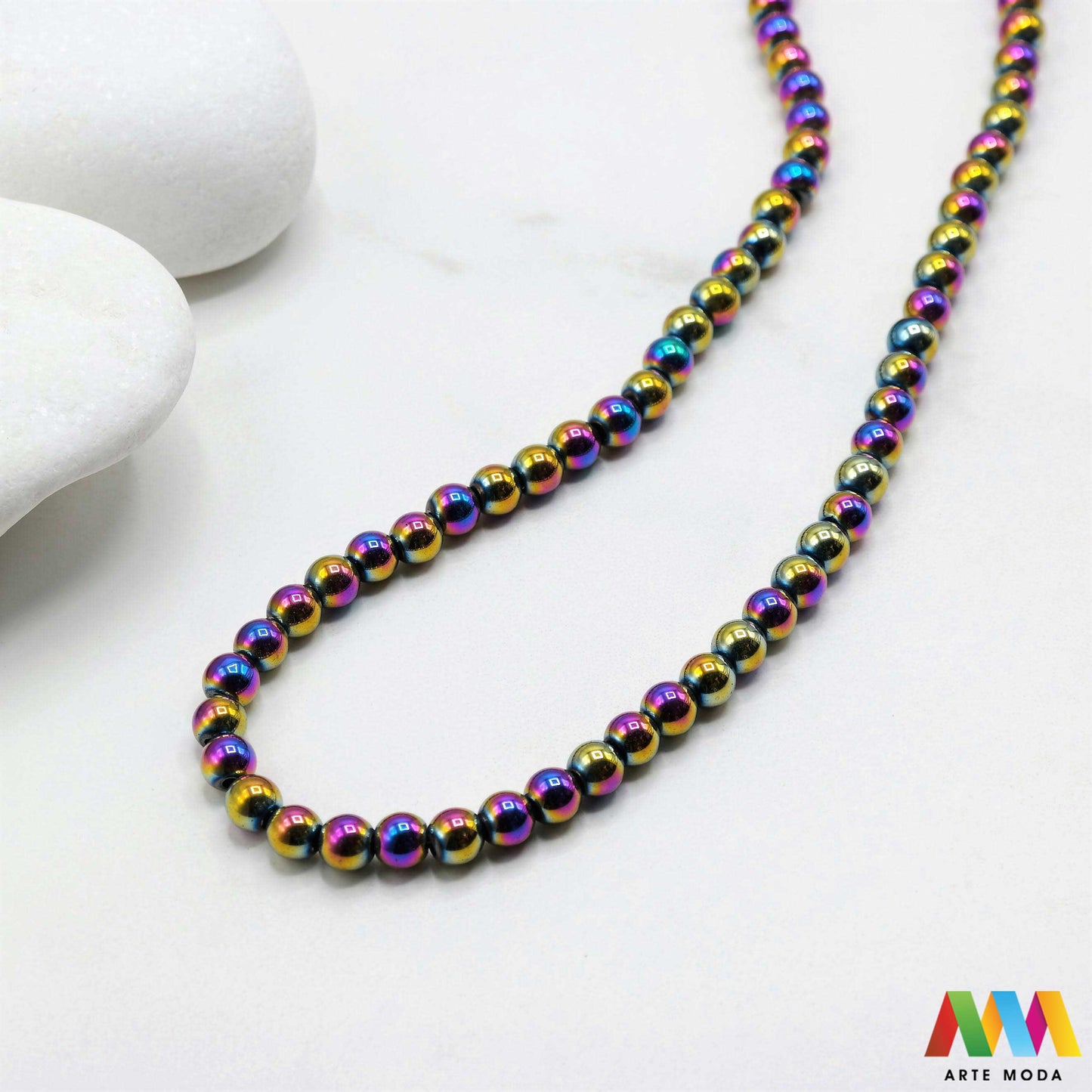 hematit krvavi kamen poludragi mineral metalni sjaj kvarc zrcalo kristal prirodni metalik meditacija zaštita repromaterijal Hematit (ili krvavi kamen) je prirodni mineral smeđe sive ili crne boje karakteriziran prisustvom hladnog metalnog sjaja Vjeruje se da pomaže u jačanju volje samopouzdanja i povezanosti s majkom zemljom Nakit izrađen od njega fascinira svojim tajanstvenim zrcalnim sjajem