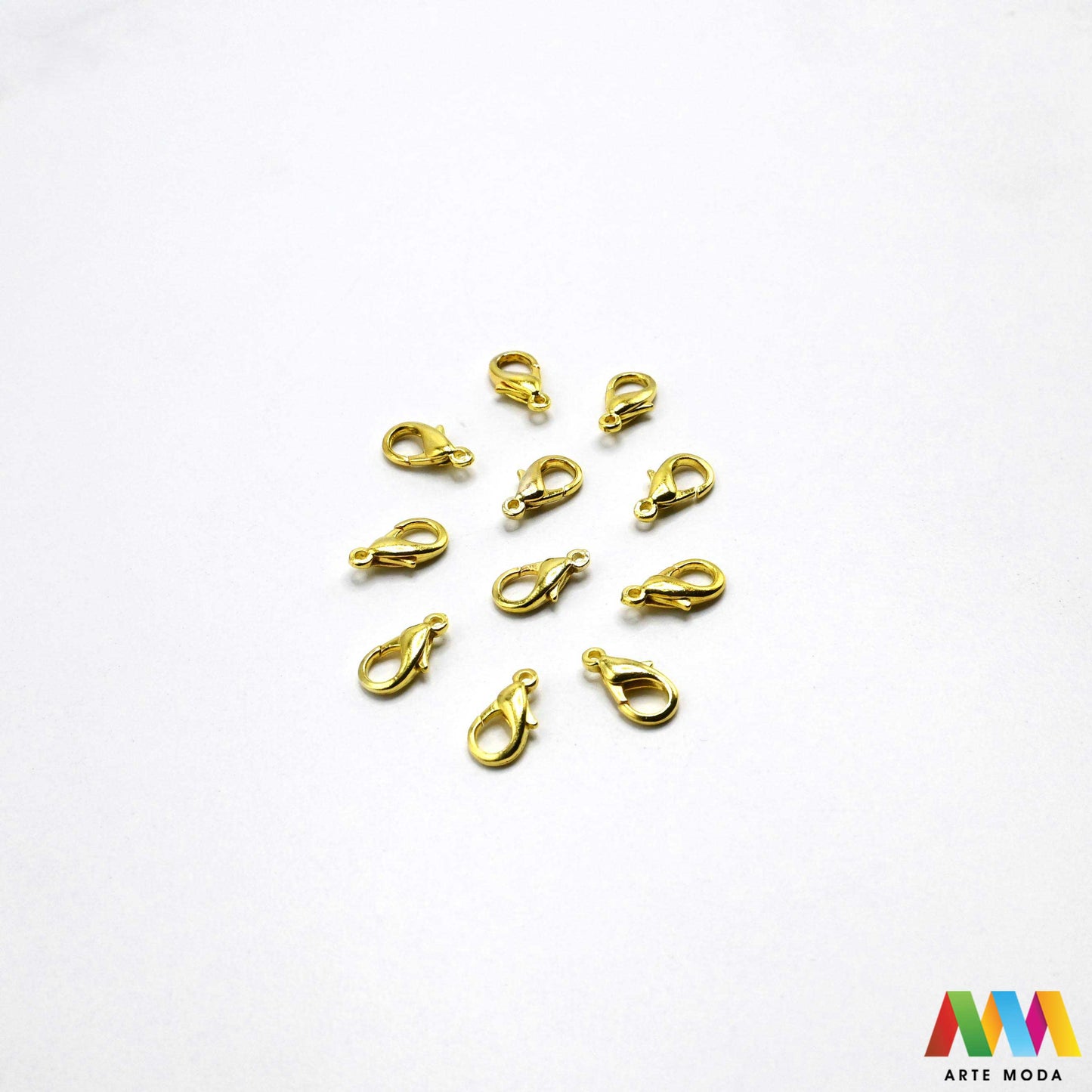 kopče metalne karabiner togl magnet kukice narukvice ogrlice zatvarači nakit DIY metalni pribor spajanje nakita srebrne zlatne karabin magnetne završne kopča narukvica ogrlica Osigurajte svoj nakit Metalne kopče su esencijalne za sigurno završavanje ogrlica i narukvica Birajte između karabin kopči pouzdanost magnetnih kopči lakoća i togl kopči stil Kvalitetni zatvarači u raznim bojama temelj svakog uradi sam nakit projekta arte moda repromaterijal