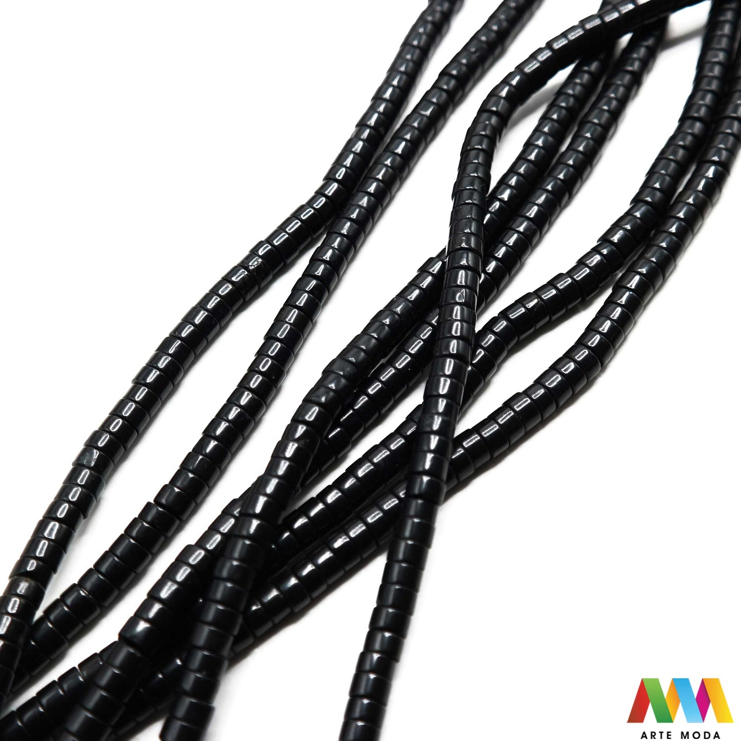 oniks onyx kristal kvarc kalcedon poludrago kamenje repromaterijal poludragi ukrasni kamen mineral crne perle crni muški nakit zaštite uzemljenje snaga izrada DIY mat sjajni narukvice ogrlice Otkrijte moć Oniksa Ovaj crni poludragi kamen simbolizira snagu zaštitu i uzemljenje Njegova duboka boja i elegantan finiš (mat/sjajni) savršeni su za sofisticirani muški i unisex nakit Birajte mat ili sjajne perle od Oniksa i unesite dozu klasične elegancije u svoj uradi sam nakit arte moda repromaterijal