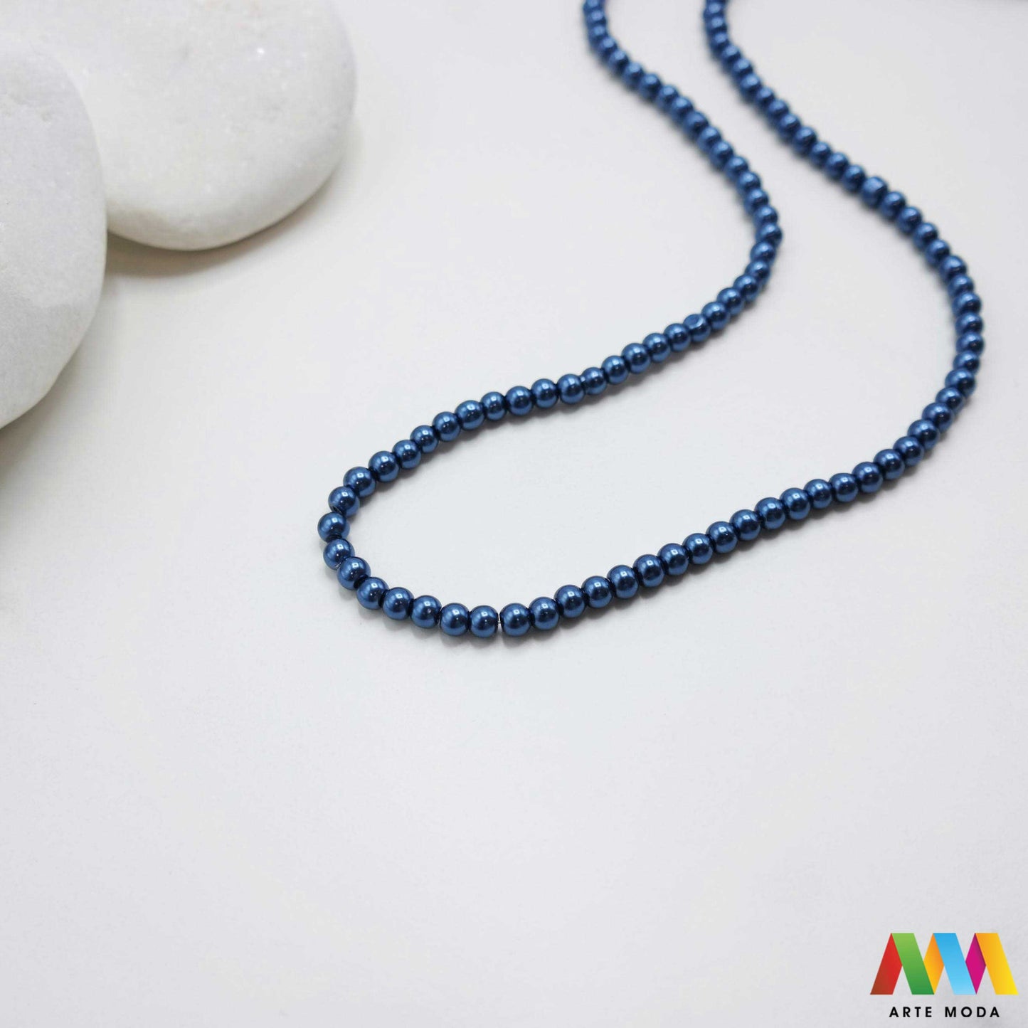 stakleni biseri niz staklo biser perle biserne zrna zrno perla staklene imitacija bisera sedefaste vjenčani nakit klasični DIY ogrlice bijeli u boji bisernim sjajem izrada nakita umjetni Za klasičnu eleganciju birajte staklene bisere imitacija bisera ima visok sedefasti sjaj i savršeno je glatka Idealni su za izradu vjenčanog nakita bezvremenskih ogrlica i narukvica raznim veličinama i bojama ovi biseri unose dašak luksuza u svaki uradi sam projekt Počnite nizati svoju eleganciju arte moda repromaterijal