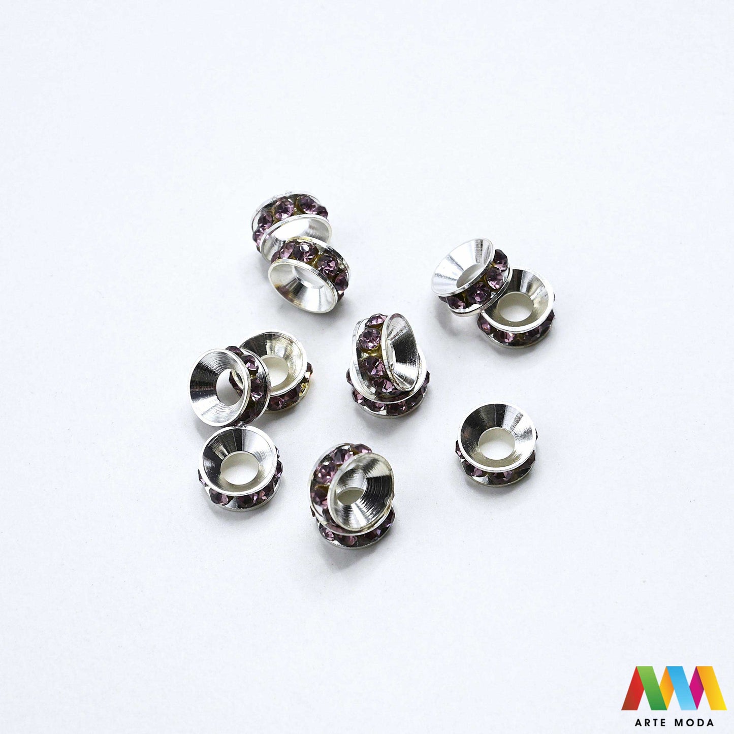 razdjelnik umetak spacer metalne izrada nakita DIY nakit distanceri metalni pribor separatori srebrne zlatne šajbice metalni za perle razmaknice komponente metal Mali ali ključni za profesionalan nakit Metalni umetci razdjelnici spacer perle služe za stvaranje razmaka i dodavanje sjaja perlama Sprječavaju trenje i ističu poludrago kamenje Neophodan element za izradu narukvica i ogrlica koje izgledaju bogatije i elegantnije arte moda repromaterijal