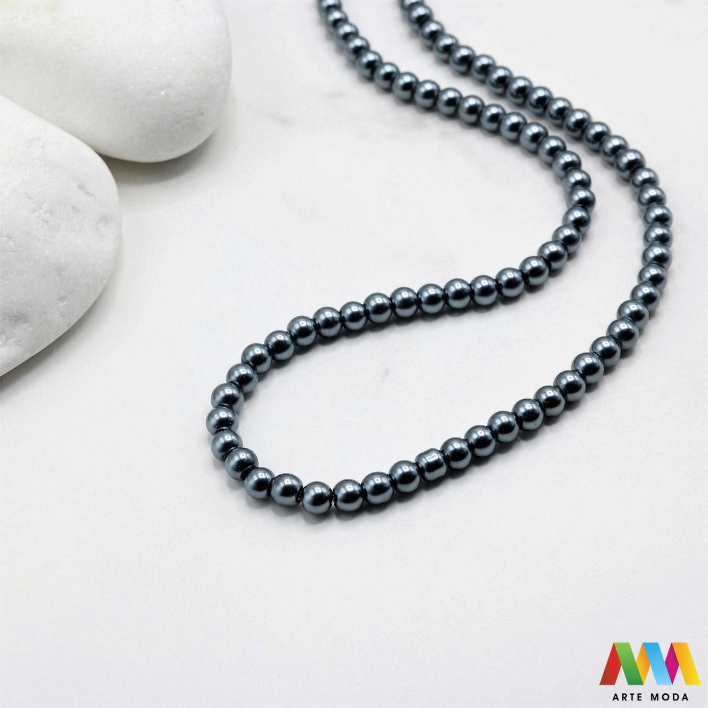 stakleni biseri niz staklo biser perle biserne zrna zrno perla staklene imitacija bisera sedefaste vjenčani nakit klasični DIY ogrlice bijeli u boji bisernim sjajem izrada nakita umjetni Za klasičnu eleganciju birajte staklene bisere imitacija bisera ima visok sedefasti sjaj i savršeno je glatka Idealni su za izradu vjenčanog nakita bezvremenskih ogrlica i narukvica raznim veličinama i bojama ovi biseri unose dašak luksuza u svaki uradi sam projekt Počnite nizati svoju eleganciju arte moda repromaterijal