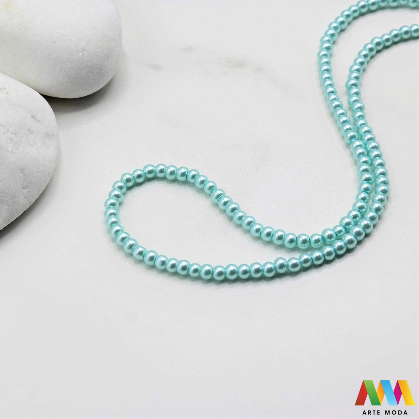 stakleni biseri niz staklo biser perle biserne zrna zrno perla staklene imitacija bisera sedefaste vjenčani nakit klasični DIY ogrlice bijeli u boji bisernim sjajem izrada nakita umjetni Za klasičnu eleganciju birajte staklene bisere imitacija bisera ima visok sedefasti sjaj i savršeno je glatka Idealni su za izradu vjenčanog nakita bezvremenskih ogrlica i narukvica raznim veličinama i bojama ovi biseri unose dašak luksuza u svaki uradi sam projekt Počnite nizati svoju eleganciju arte moda repromaterijal