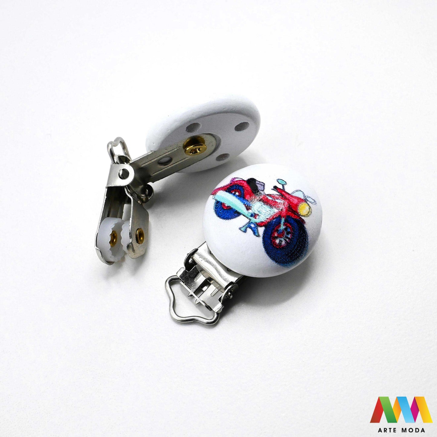 metalne kopče drvene za dude pribor bebe djeca personalizirane repromaterijal duda beba drveni element Motor Savršen izbor za izradu sigurnih i jedinstvenih duda za vaše najmlađe Kombinacija izdržljivog metala i toplog drveta daje ovim kopčama elegantan izgled i čini ih idealnim za personalizaciju Naše kopče su sigurne za djecu bez oštrih rubova i izrađene od kvalitetnih materijala