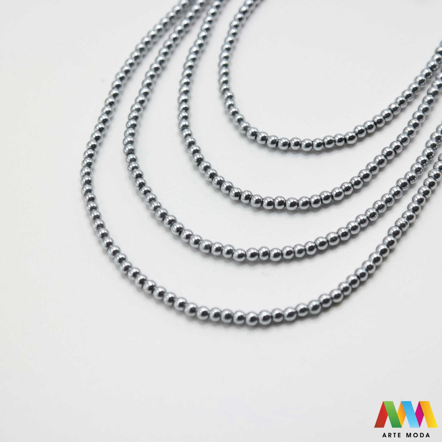 hematit krvavi kamen poludragi mineral metalni sjaj kvarc zrcalo kristal prirodni metalik meditacija zaštita repromaterijal Hematit (ili krvavi kamen) je prirodni mineral smeđe sive ili crne boje karakteriziran prisustvom hladnog metalnog sjaja Vjeruje se da pomaže u jačanju volje samopouzdanja i povezanosti s majkom zemljom Nakit izrađen od njega fascinira svojim tajanstvenim zrcalnim sjajem