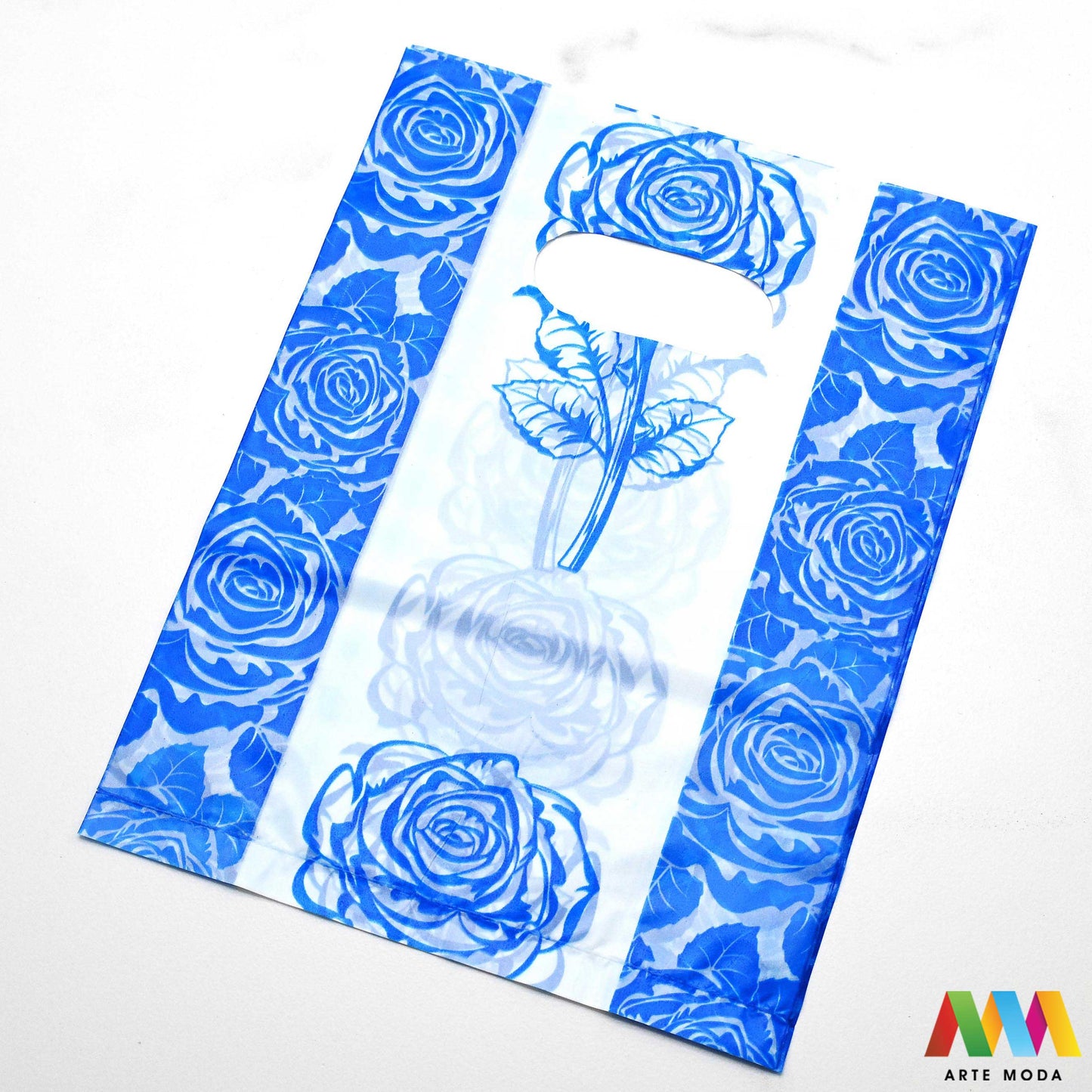 plastične poklon vrećice vrećica ambalaža pakiranje s ručkom poklone male srednje velike pvc pp polietilen Ukrasne poklon vrećice u raznim bojama i veličinama izrađene od plastike prikladne su za pakiranje svih vrsta poklona te se mogu koristi kao ambalaža za nakit poput narukvica ili ogrlica