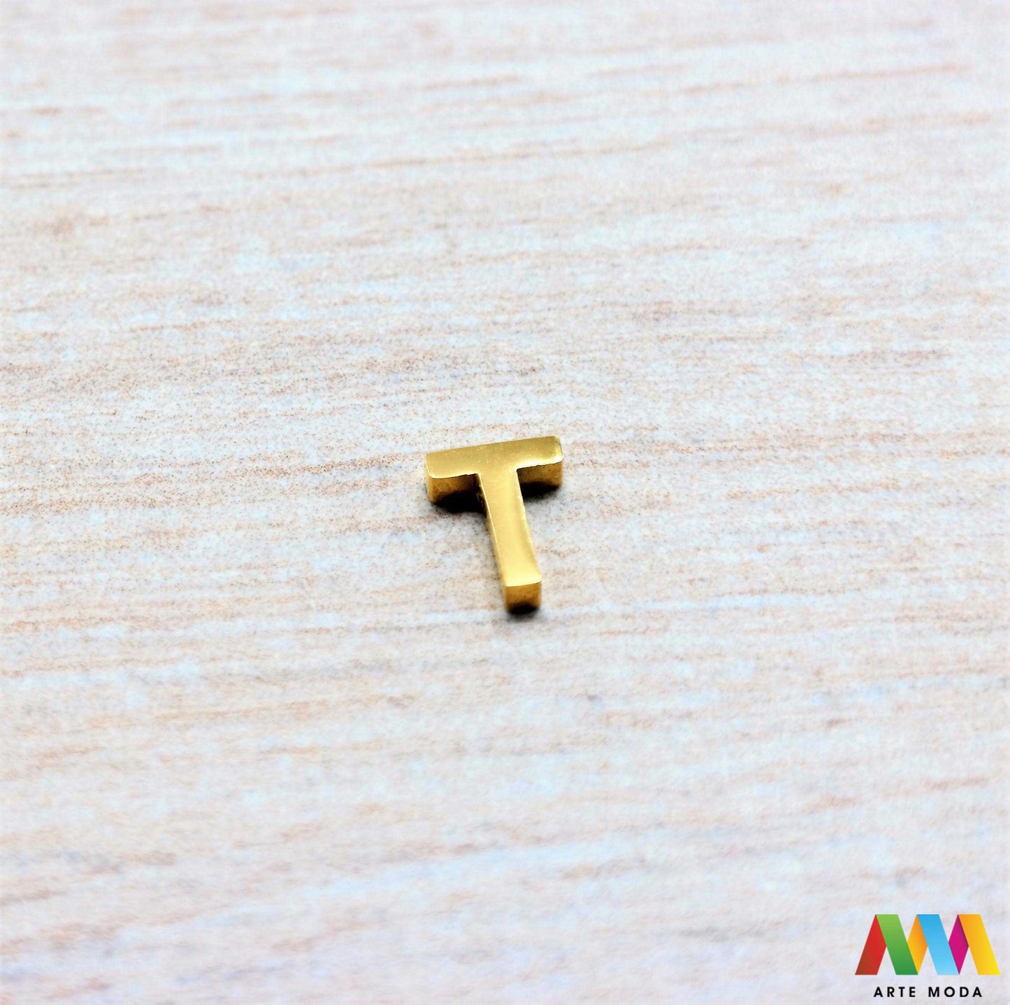 A slovo slova privjesak s jednom rupom privjesak od čelika privjesak čelik repromaterijal čelični ogrlice ogrlica narukvica narukvice nanožnica nehrđajući slova izrađena od nehrđajućeg čelika 316L koja služe za izradu nakita poput narukvica ili ogrlica najčešće se koriste za nizanje na sajlu, gumu, flaks i ostale materijale