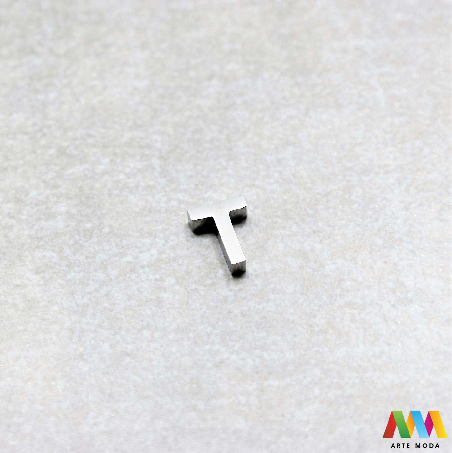 A slovo slova privjesak s jednom rupom privjesak od čelika privjesak čelik repromaterijal čelični ogrlice ogrlica narukvica narukvice nanožnica nehrđajući slova izrađena od nehrđajućeg čelika 316L koja služe za izradu nakita poput narukvica ili ogrlica najčešće se koriste za nizanje na sajlu, gumu, flaks i ostale materijale