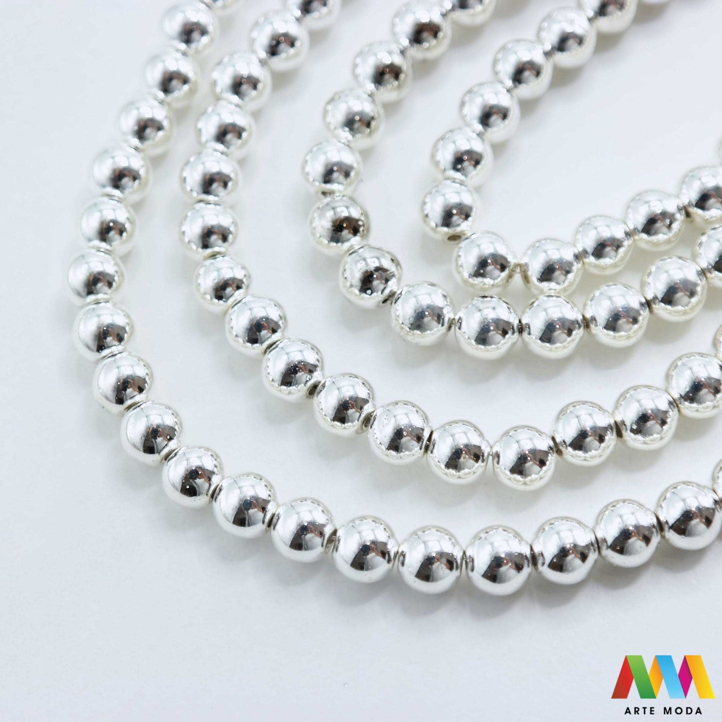 hematit krvavi kamen poludragi mineral metalni sjaj kvarc zrcalo kristal prirodni metalik meditacija zaštita repromaterijal Hematit (ili krvavi kamen) je prirodni mineral smeđe sive ili crne boje karakteriziran prisustvom hladnog metalnog sjaja Vjeruje se da pomaže u jačanju volje samopouzdanja i povezanosti s majkom zemljom Nakit izrađen od njega fascinira svojim tajanstvenim zrcalnim sjajem