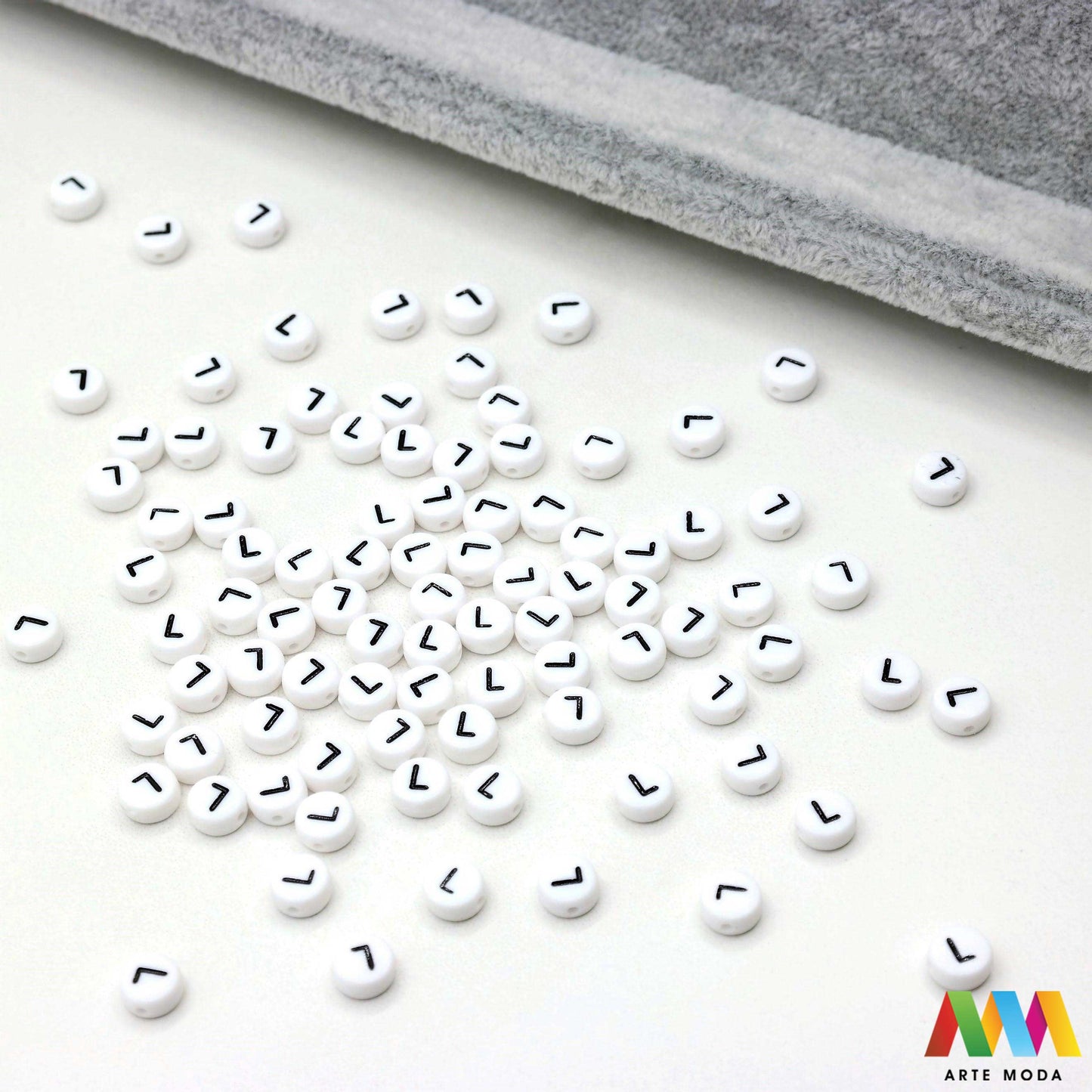 slova brojevi plastične nizanje imenom narukvice prijateljstva dječji nakit personalizirani kockaste perle okrugle abeceda DIY ručni rad izrada mix mješana Stvorite personalizirani nakit s našim plastičnim slovima i brojevima Perle u obliku kocki i krugova idealne su za izradu narukvica s imenom i porukama Lagane su šarene i savršene za dječji nakit i narukvice prijateljstva Lako nizanje za maksimalnu uradi sam zabavu arte moda repromaterijal