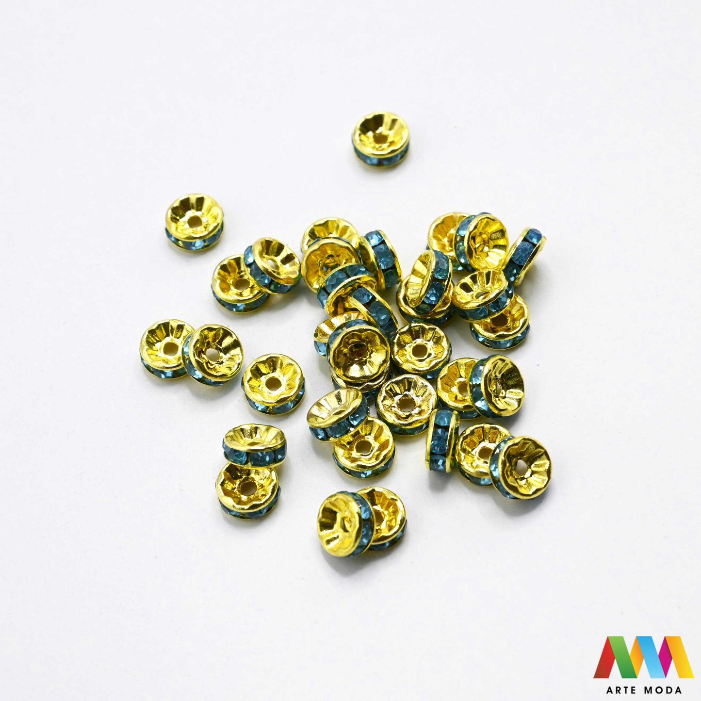 razdjelnik umetak spacer metalne izrada nakita DIY nakit distanceri metalni pribor separatori srebrne zlatne šajbice metalni za perle razmaknice komponente metal Mali ali ključni za profesionalan nakit Metalni umetci razdjelnici spacer perle služe za stvaranje razmaka i dodavanje sjaja perlama Sprječavaju trenje i ističu poludrago kamenje Neophodan element za izradu narukvica i ogrlica koje izgledaju bogatije i elegantnije arte moda repromaterijal