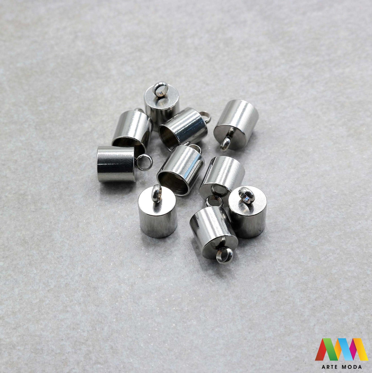 kapice završeci metalni inox perle narukvice ogrlice pribor izrada nakita repromaterijal čelika dijelovi nehrđajući čelik diy kape završni dodir za vaše unikatne kreacije širok izbor elegantnih kapica i završetaka idealnih za profesionalno dovršavanje narukvica ogrlica i naušnica Izrađene od visokokvalitetnog nehrđajućeg čelika naše kapice osiguravaju izdržljivost otpornost na tamnjenje i hipoalergenske su uklopili kapicu s vašim perlama ili drugim elementima nakita arte moda repromaterijal