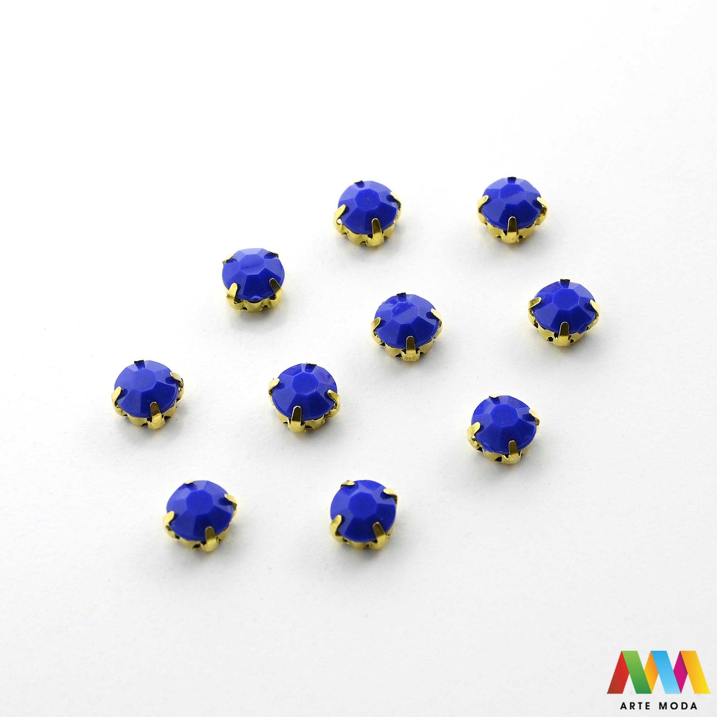 cirkoni stakleni metalni kalup blještavo sjajno perle privjesci rhinestones šivanje lijepljenje nakit glamur kostimi dekoracije ukrasi kalupu cirkon kopči blještavi Postignite maksimalan sjaj s staklenim cirkonima u metalnom kalupu Ovi blještavi cirkoni su sigurno fiksirani i spremni za šivanje lijepljenje ili nizanje Idealni za izradu glamuroznog nakita ukrašavanje kostima i svečane dekoracije Brz jednostavan i elegantan put do blistavog "uradi sam" projekta arte moda repromaterijal