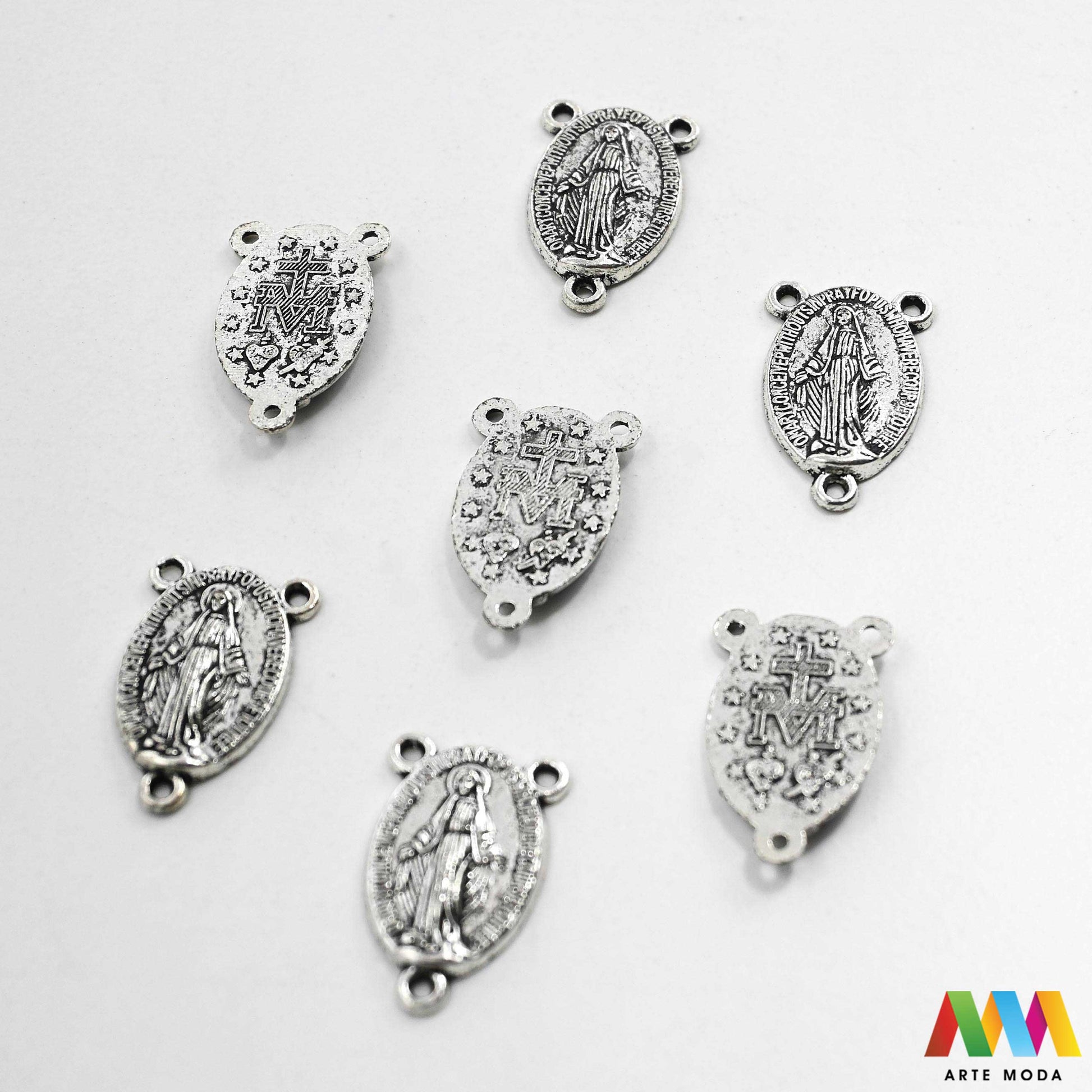 metalni razdjelnik konektor izrada krunice krunica metalni dijelovi krunicu repromaterijal sakralni nakit vjerski križić spojnica krunica perle pribor diy Čudotvorna Medaljica Neizostavan element za svaku krunicu Ovi kvalitetni metalni razdjelnici poznati i kao konektori služe za spajanje dijelova krunice i naglašavaju njezinu središnju točku Izrađeni od izdržljivog metala naši razdjelnici su savršen izbor za izradu vlastitih krunica bilo da koristite perle staklo ili kamenje arte moda repromaterijal