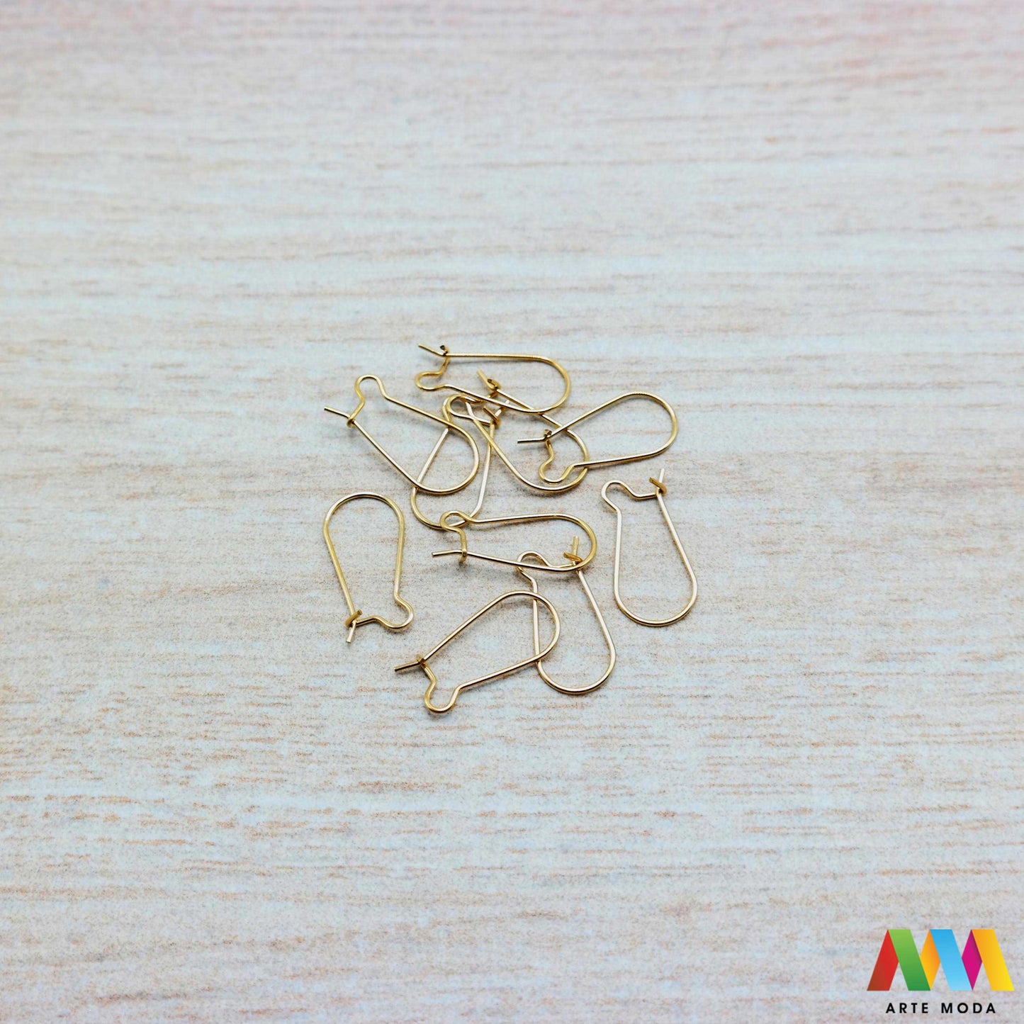 udice udica za naušnice naušnica čelik repromaterijal čelični baza nehrđajući udice izrađene od nehrđajućeg čelika 316L koje služe kao baza za izradu naušnica najčešće se na njih stavljaju privjesci poludragi kamen cirkoni ili biseri