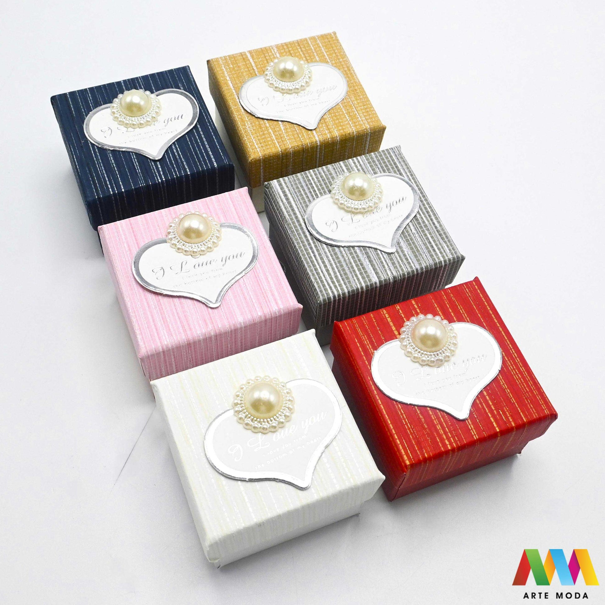 kutijice ukrasne kartonske kutije za nakit poklon ambalaža darivanje pakiranje poklopac prstenje ogrlice naušnice luksuzne elegantne ručni rad personalizirane dar Savršeno pakiranje ljepota vaših kreacija elegantnih i čvrstih kartonskih kutija izrađenih od kvalitetnog papira s mekanim umetkom od spužve prstenje ogrlice naušnice i narukvice nježnu zaštitu od ogrebotina dodaju dašak luksuza i profinjenosti vašem poklonu izloženom nakitu Dostupne u raznim veličinama bojama i dezenima arte moda repromaterijal