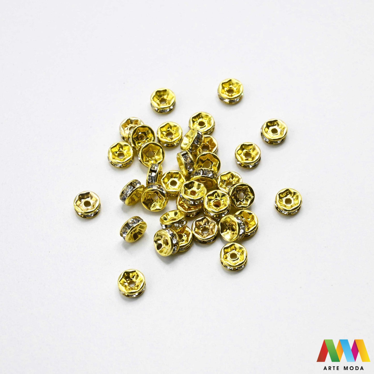 razdjelnik umetak spacer metalne izrada nakita DIY nakit distanceri metalni pribor separatori srebrne zlatne šajbice metalni za perle razmaknice komponente metal Mali ali ključni za profesionalan nakit Metalni umetci razdjelnici spacer perle služe za stvaranje razmaka i dodavanje sjaja perlama Sprječavaju trenje i ističu poludrago kamenje Neophodan element za izradu narukvica i ogrlica koje izgledaju bogatije i elegantnije arte moda repromaterijal