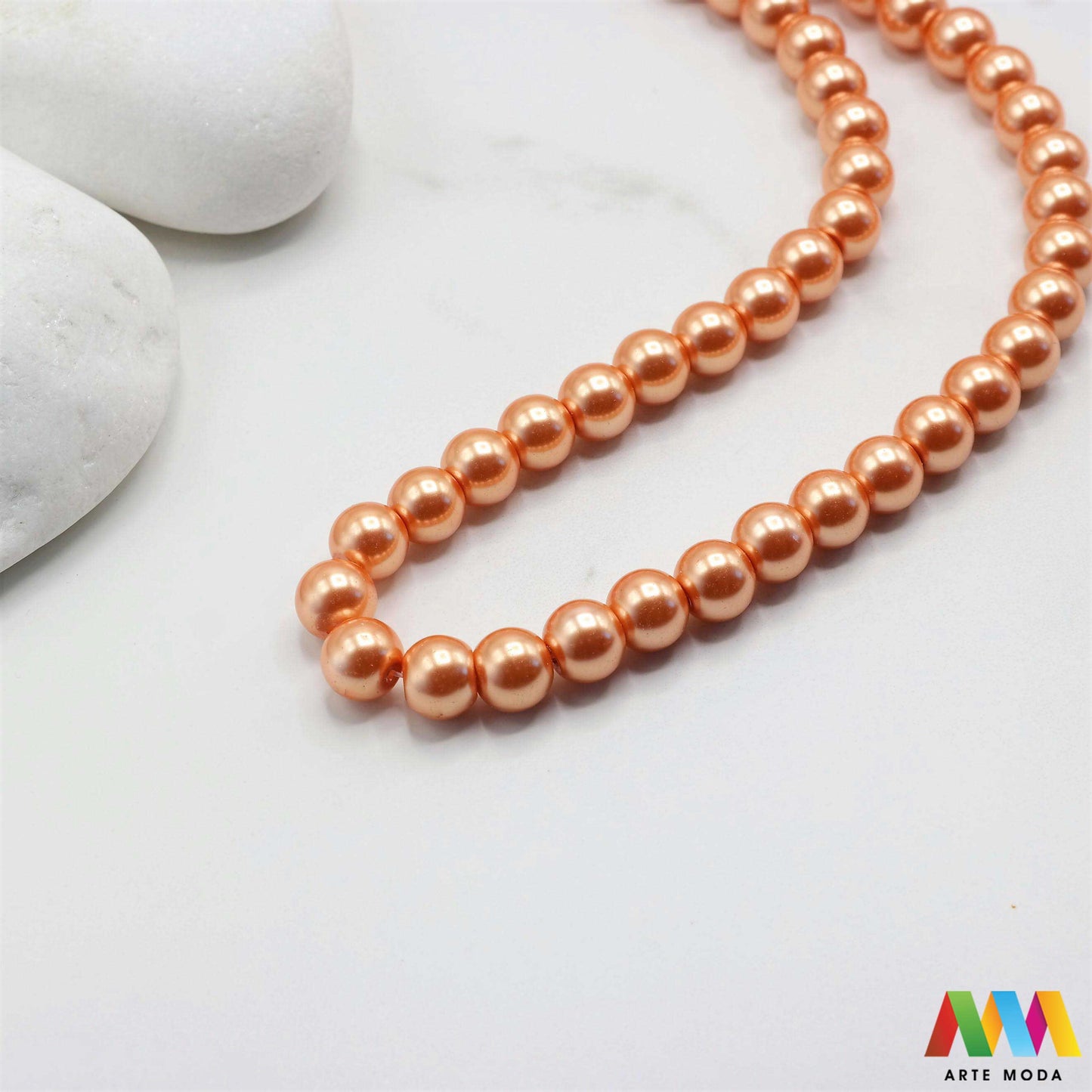 stakleni biseri niz staklo biser perle biserne zrna zrno perla staklene imitacija bisera sedefaste vjenčani nakit klasični DIY ogrlice bijeli u boji bisernim sjajem izrada nakita umjetni Za klasičnu eleganciju birajte staklene bisere imitacija bisera ima visok sedefasti sjaj i savršeno je glatka Idealni su za izradu vjenčanog nakita bezvremenskih ogrlica i narukvica raznim veličinama i bojama ovi biseri unose dašak luksuza u svaki uradi sam projekt Počnite nizati svoju eleganciju arte moda repromaterijal