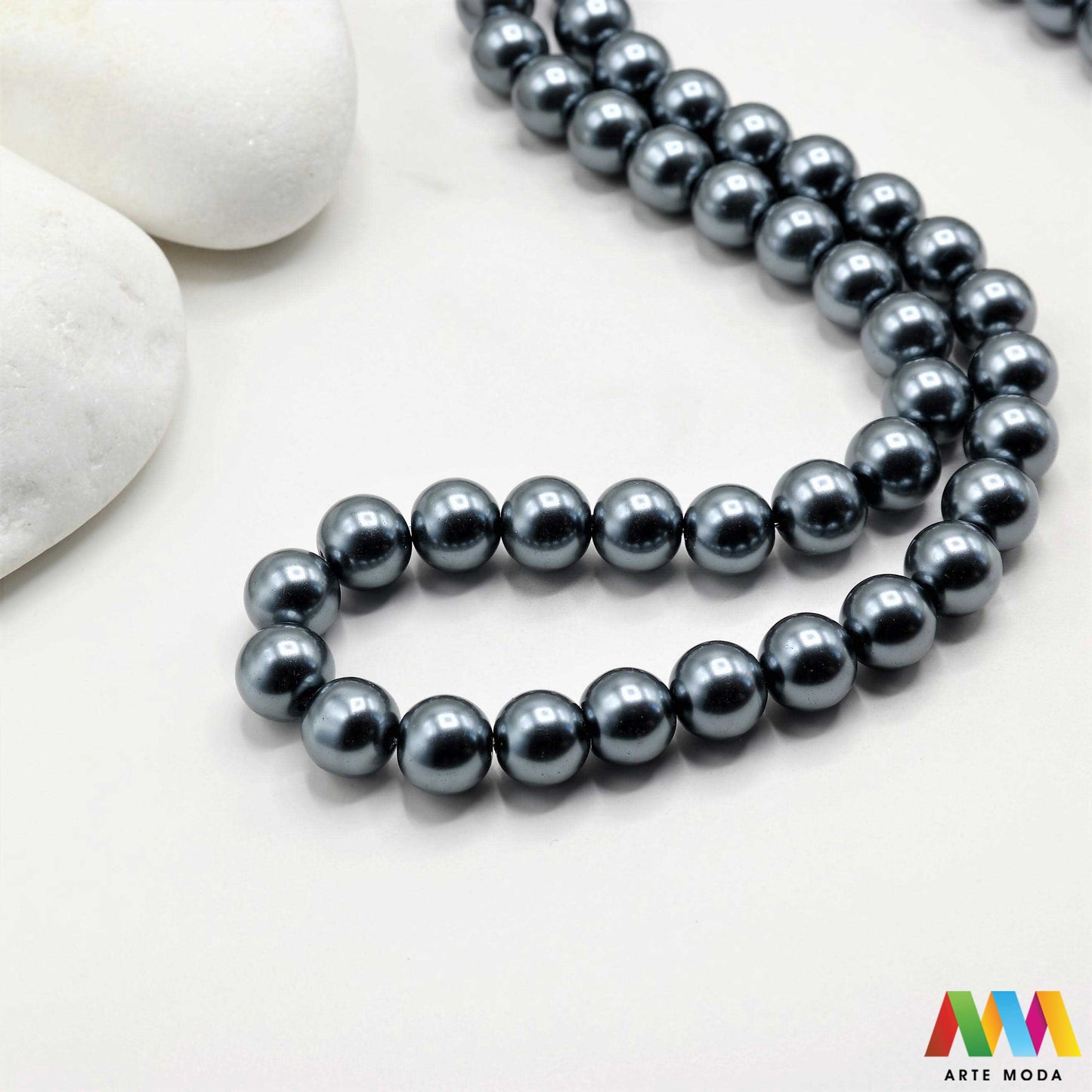 stakleni biseri niz staklo biser perle biserne zrna zrno perla staklene imitacija bisera sedefaste vjenčani nakit klasični DIY ogrlice bijeli u boji bisernim sjajem izrada nakita umjetni Za klasičnu eleganciju birajte staklene bisere imitacija bisera ima visok sedefasti sjaj i savršeno je glatka Idealni su za izradu vjenčanog nakita bezvremenskih ogrlica i narukvica raznim veličinama i bojama ovi biseri unose dašak luksuza u svaki uradi sam projekt Počnite nizati svoju eleganciju arte moda repromaterijal