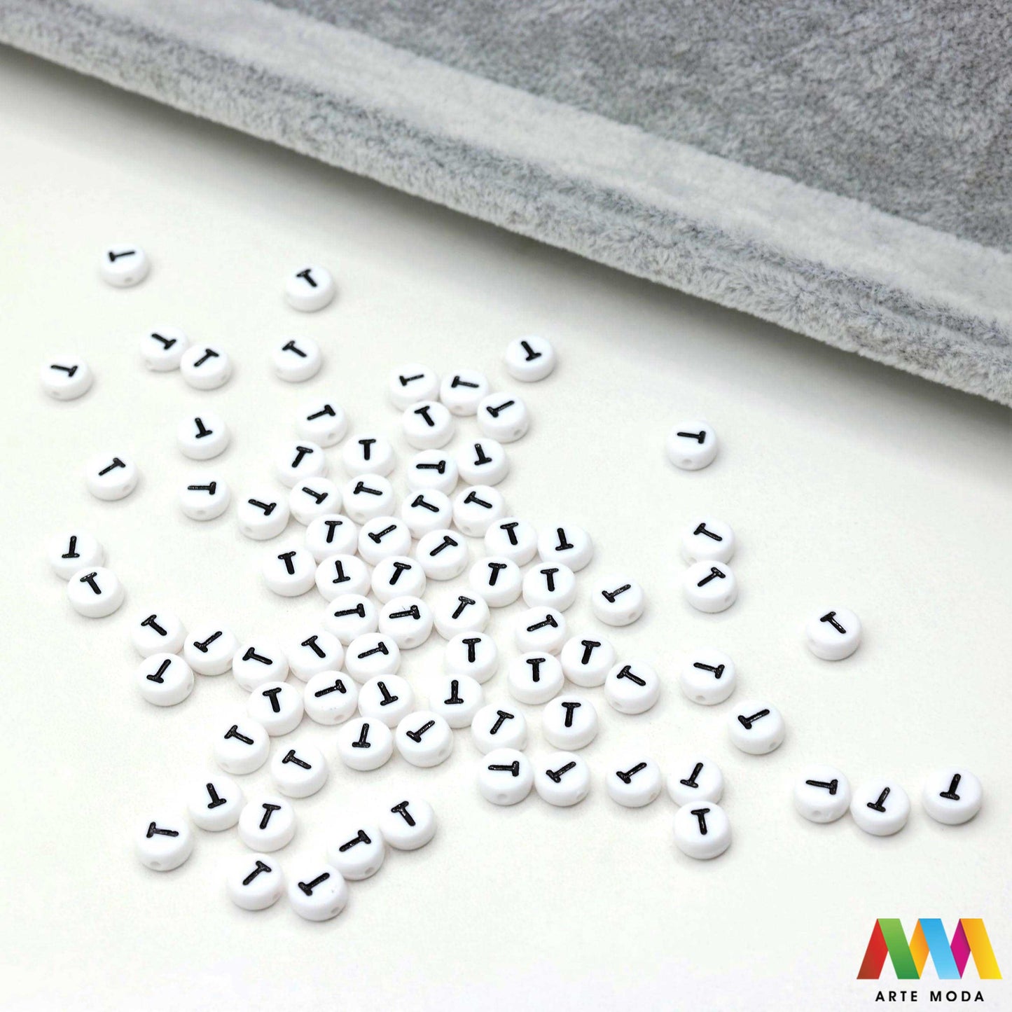 slova brojevi plastične nizanje imenom narukvice prijateljstva dječji nakit personalizirani kockaste perle okrugle abeceda DIY ručni rad izrada mix mješana Stvorite personalizirani nakit s našim plastičnim slovima i brojevima Perle u obliku kocki i krugova idealne su za izradu narukvica s imenom i porukama Lagane su šarene i savršene za dječji nakit i narukvice prijateljstva Lako nizanje za maksimalnu uradi sam zabavu arte moda repromaterijal