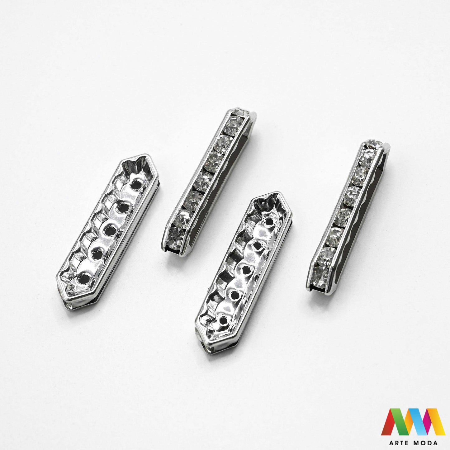 razdjelnik umetak spacer metalne izrada nakita DIY nakit distanceri metalni pribor separatori srebrne zlatne šajbice metalni za perle razmaknice komponente metal Mali ali ključni za profesionalan nakit Metalni umetci razdjelnici spacer perle služe za stvaranje razmaka i dodavanje sjaja perlama Sprječavaju trenje i ističu poludrago kamenje Neophodan element za izradu narukvica i ogrlica koje izgledaju bogatije i elegantnije arte moda repromaterijal