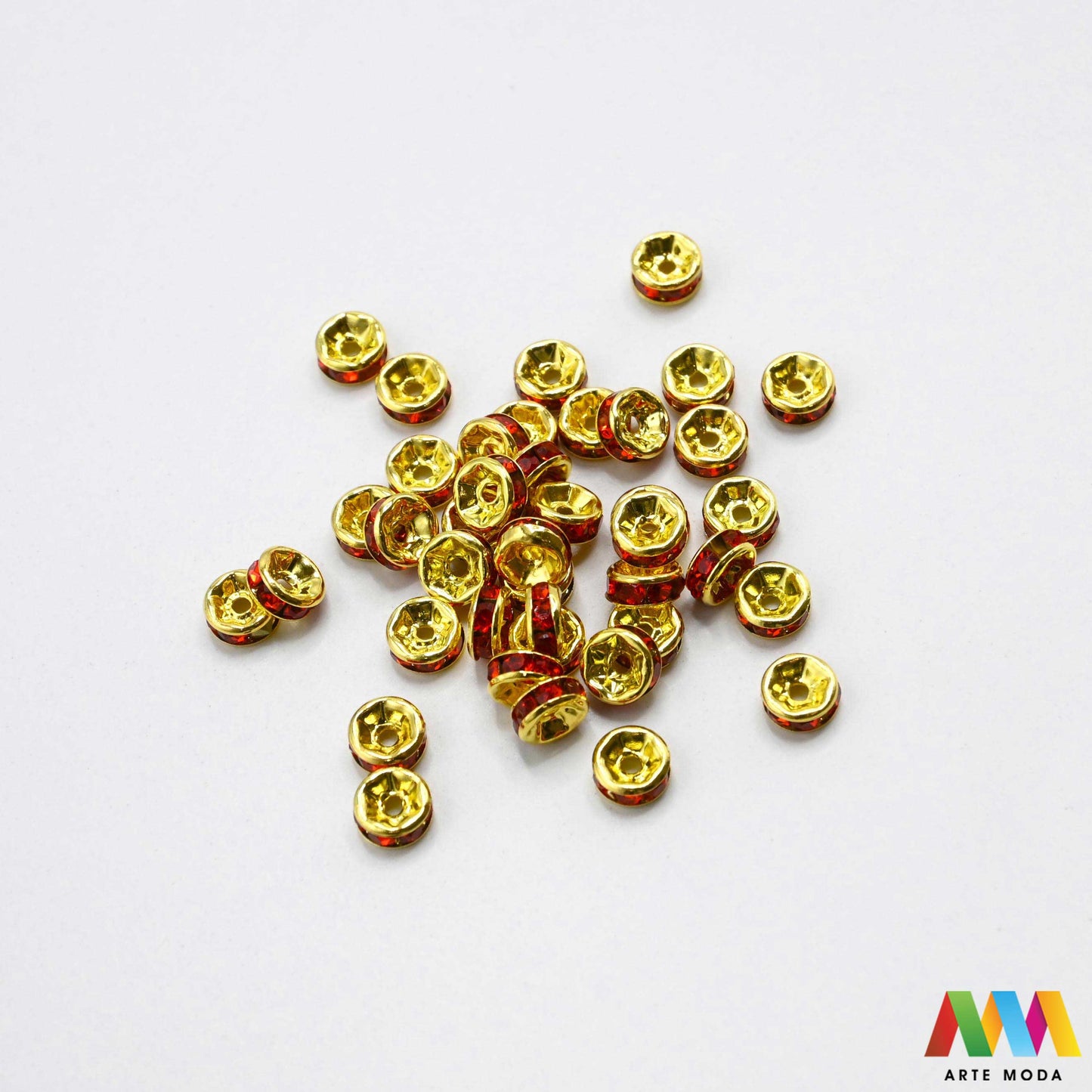 razdjelnik umetak spacer metalne izrada nakita DIY nakit distanceri metalni pribor separatori srebrne zlatne šajbice metalni za perle razmaknice komponente metal Mali ali ključni za profesionalan nakit Metalni umetci razdjelnici spacer perle služe za stvaranje razmaka i dodavanje sjaja perlama Sprječavaju trenje i ističu poludrago kamenje Neophodan element za izradu narukvica i ogrlica koje izgledaju bogatije i elegantnije arte moda repromaterijal