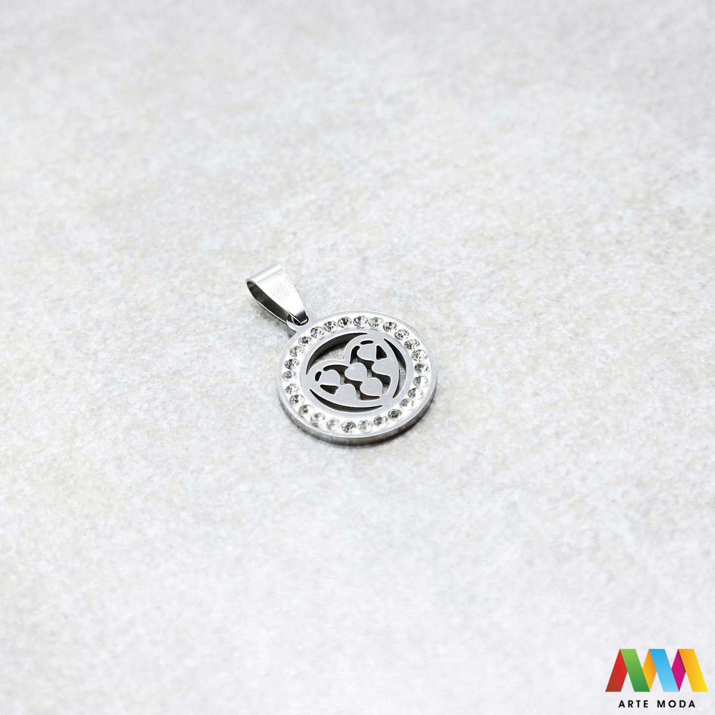 krug cirkon leptir privjesak s jednom rupom jedna rupa privjesak od čelika repromaterijal čelični ogrlice ogrlica narukvica narukvice nanožnica nehrđajući Privjesci izrađeni od nehrđajućeg čelika 316L koji služe za izradu nakita poput narukvica ili ogrlica najčešće se koriste za nizanje ili uz pomoć alkice se stavljaju na sajlu gumu flaks i ostale materijale