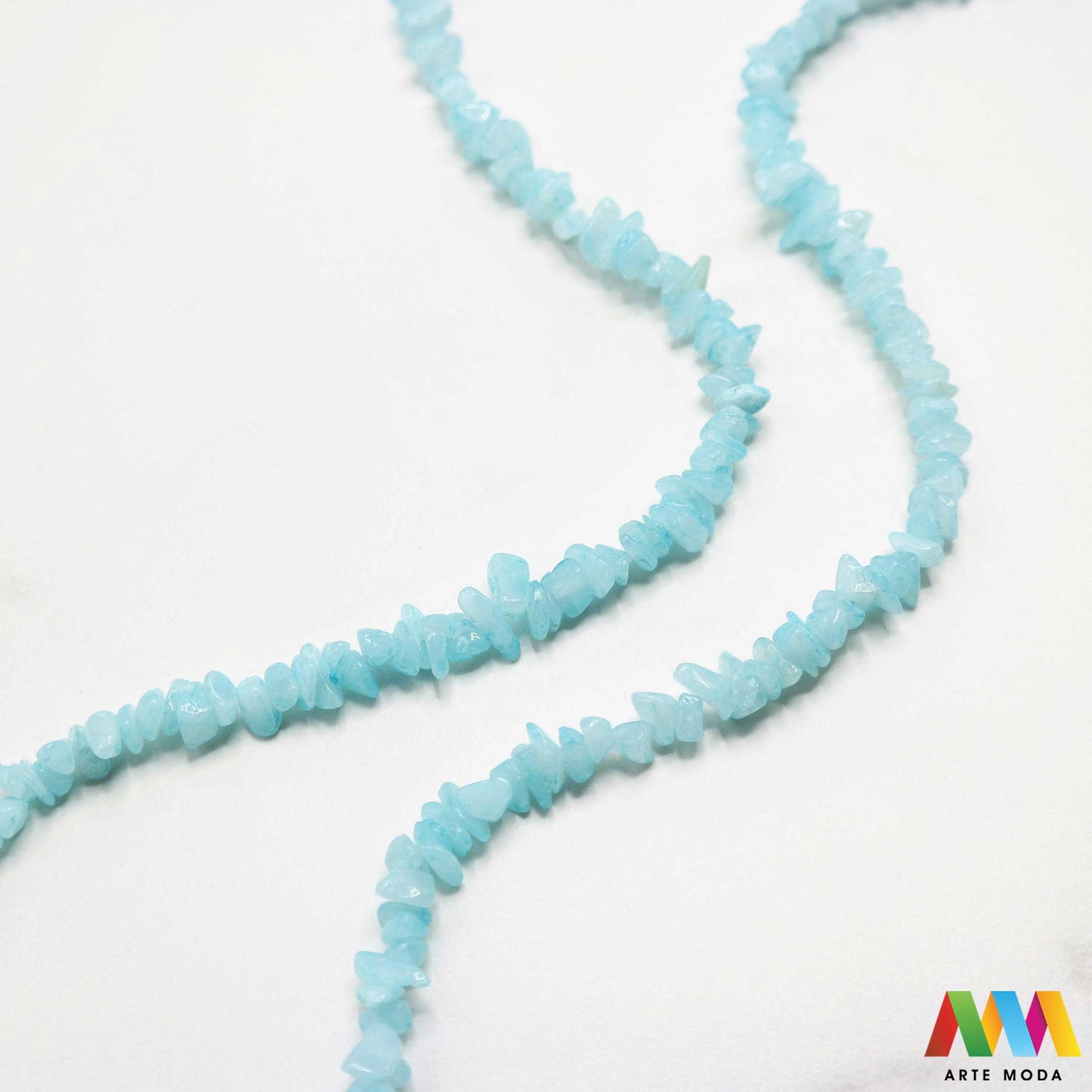 poludragi kamen čips kamenčići nakit diy ručni rad prirodni mineral kristal Aquamarin Mali komadići prirodnog kamena različitih boja i tekstura idealni za izradu nakita dekoracija i umjetničkih projekata U našoj ponudi pronaći ćete široki izbor čipsa od popularnih poludragih kamenja poput ahata tirkiza ametista i mnogih drugih