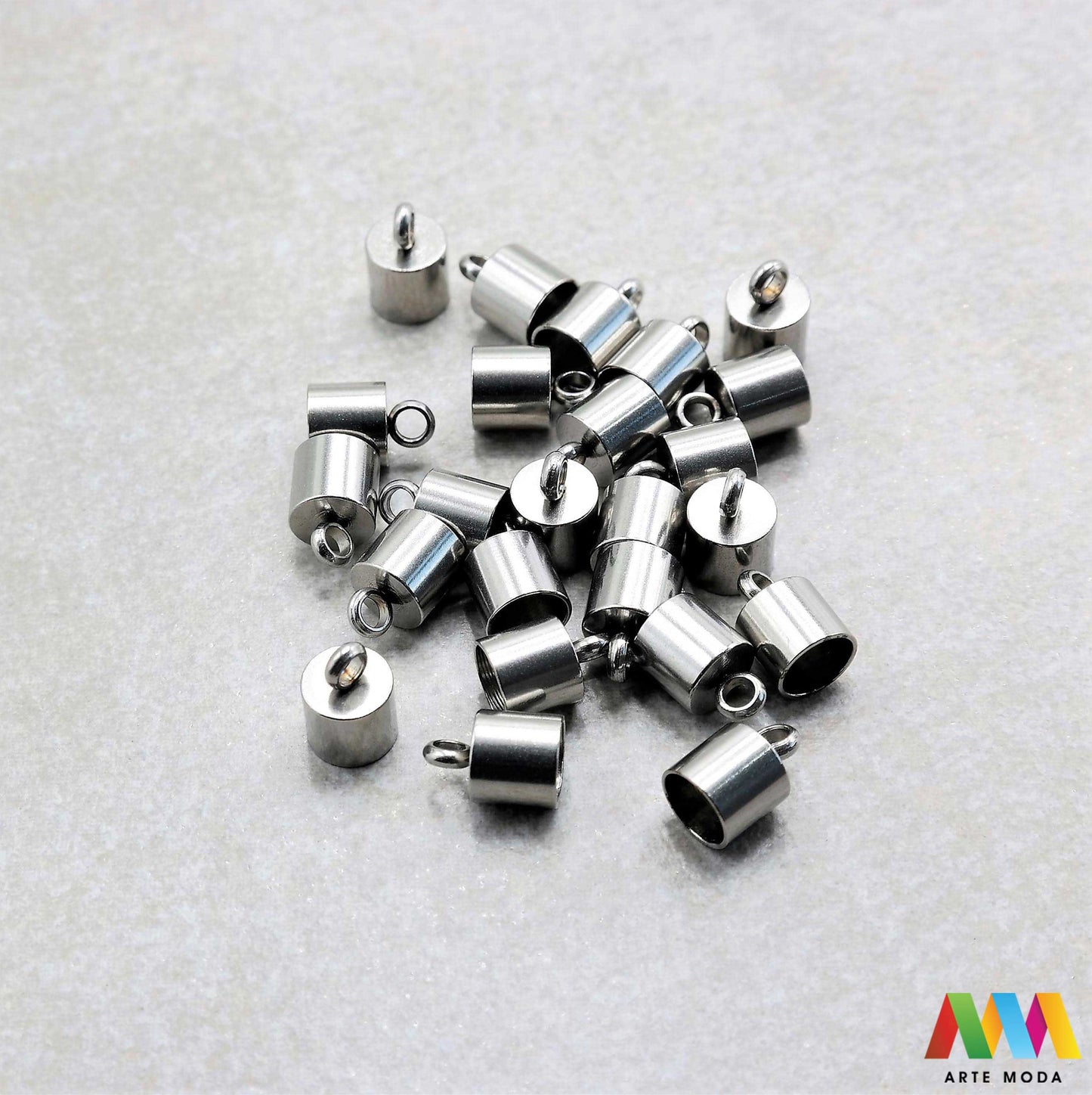 kapice završeci metalni inox perle narukvice ogrlice pribor izrada nakita repromaterijal čelika dijelovi nehrđajući čelik diy kape završni dodir za vaše unikatne kreacije širok izbor elegantnih kapica i završetaka idealnih za profesionalno dovršavanje narukvica ogrlica i naušnica Izrađene od visokokvalitetnog nehrđajućeg čelika naše kapice osiguravaju izdržljivost otpornost na tamnjenje i hipoalergenske su uklopili kapicu s vašim perlama ili drugim elementima nakita arte moda repromaterijal