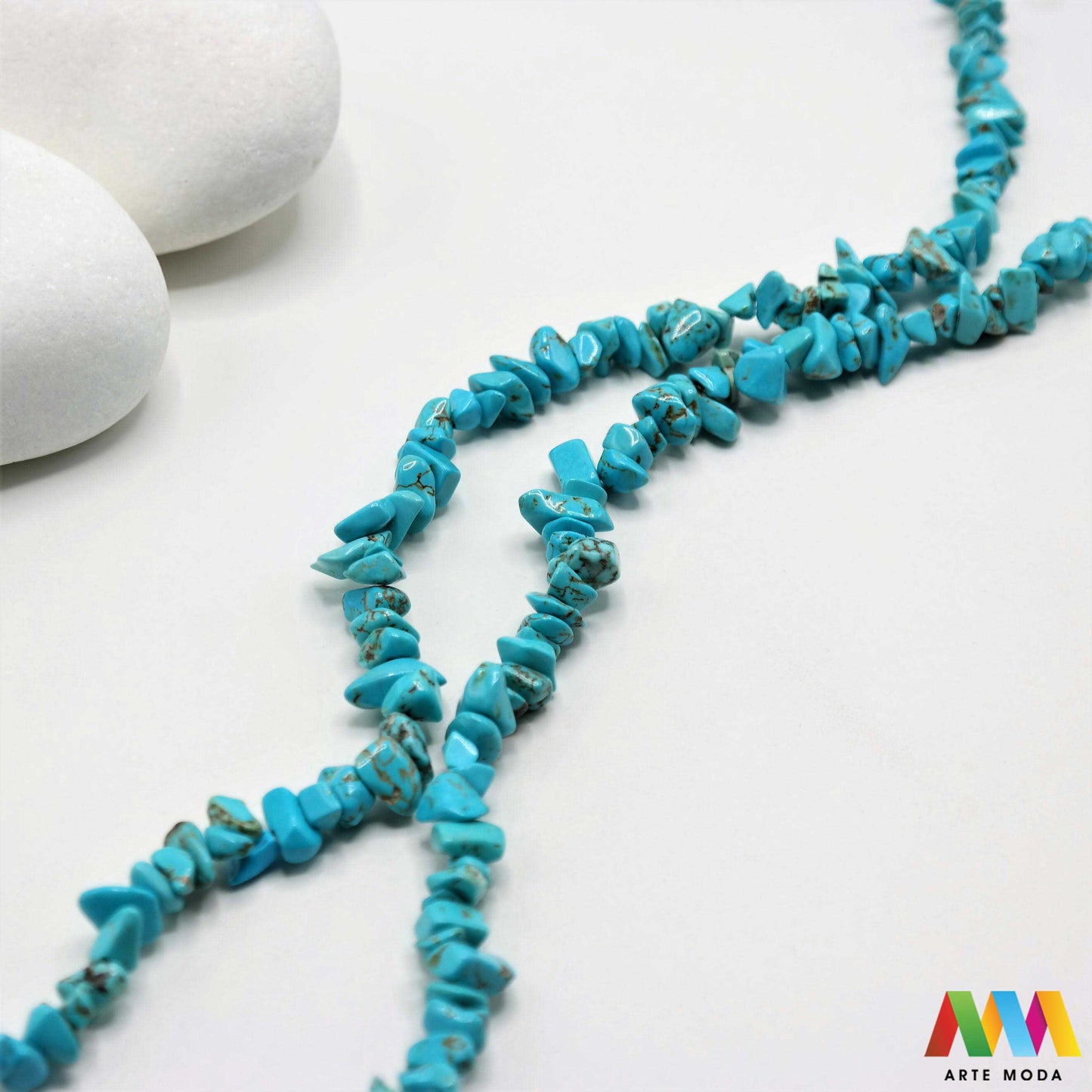 poludragi kamen čips kamenčići nakit diy ručni rad prirodni mineral kristal Tirkiz Mali komadići prirodnog kamena različitih boja i tekstura idealni za izradu nakita dekoracija i umjetničkih projekata U našoj ponudi pronaći ćete široki izbor čipsa od popularnih poludragih kamenja poput ahata tirkiza ametista i mnogih drugih