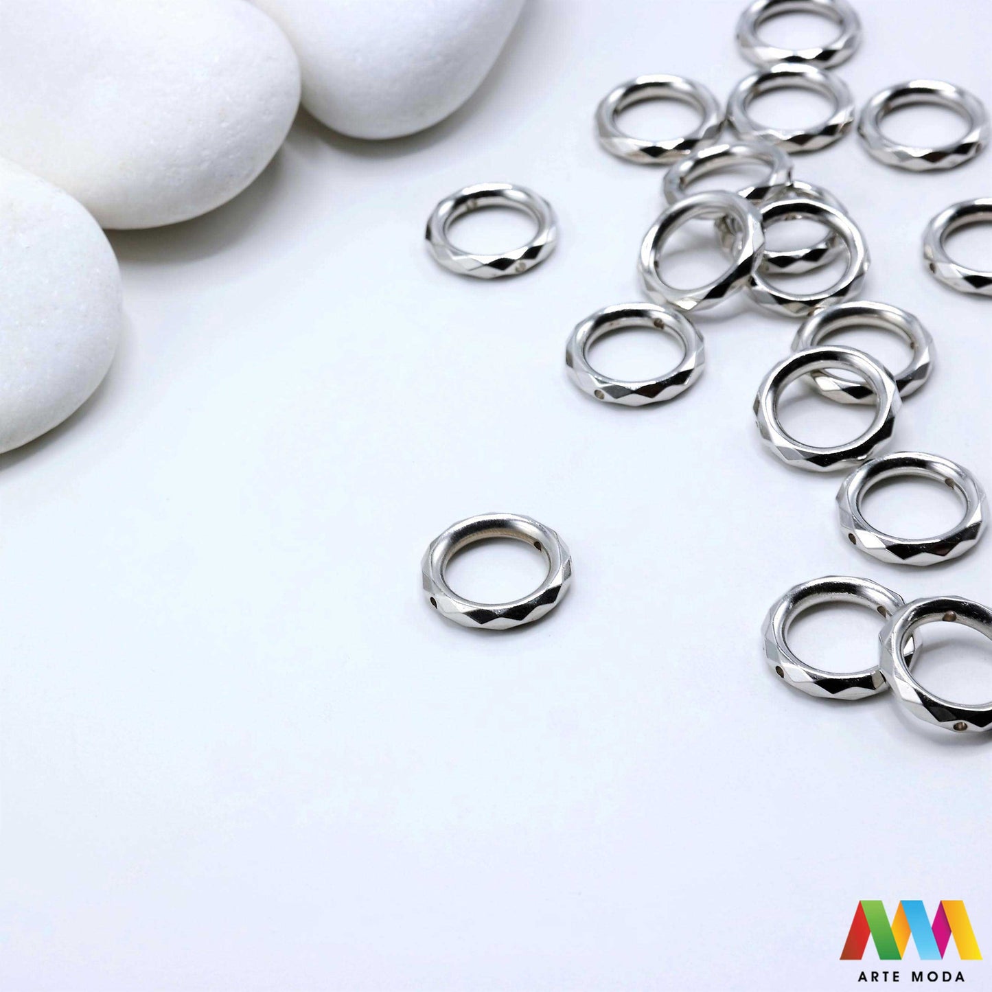 plastični plastičan elementi element koji se koriste koristi za ukrašavanje nizanje nižu se modnih dodataka modni dodatak i izradu nakita plastičan narukvica ogrlica nanožnica prstena prsten od plastike naušnice naušnica