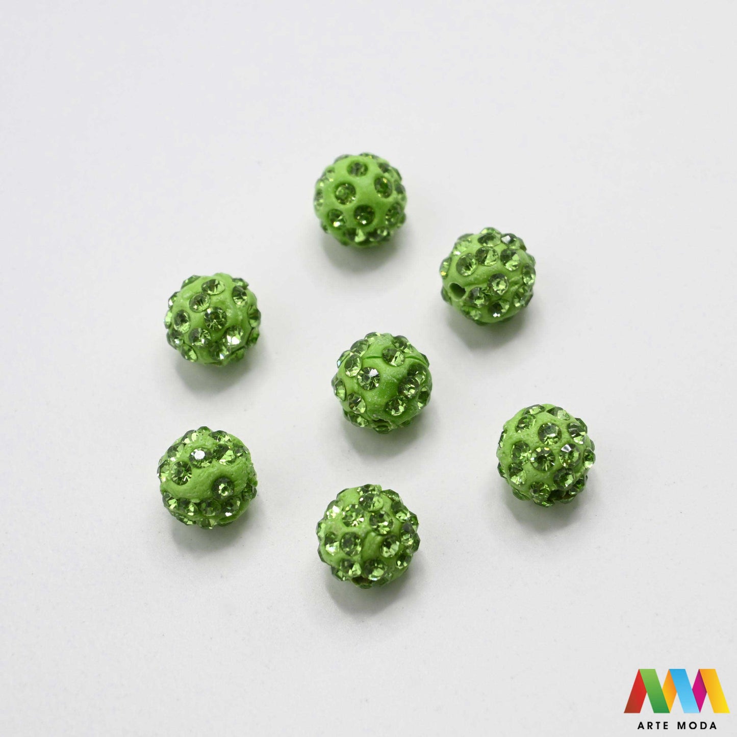 shamballa disco kugle kristalne perle sjajne kuglice cirkoni glamur nakit izrada narukvica DIY svjetlucavo šarene pave s kristalima za svjetlucave narukvice materijal ogrlice Dodajte dozu glamura svojim kreacijama su prekrivene stotinama sitnih kristala koji pružaju efekt Ove svjetlucave perle su idealne za izradu popularnih elegantnih naušnica i upečatljivih ogrlica Dostupne u širokoj paleti boja naše kristalne kuglice osigurat će da vaš uradi sam nakit bude u centru pažnje arte moda repromaterijal