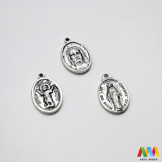 metalni sakralni privjesci krunice jednom rupom vjerski izrada krunica sakralni nakit molitvene narukvice kršćanski medaljice DIY religiozni uradi sam križevi Sakralni mix sakralne predmete metalnim privjescima jednu rupu nizanje na lančić konac žicu izradu krunica molitvenih narukvica drugih vjerskih suvenira te brojanica ogrlica dodatak za privjeske za ključeve torbe Izrađeni su od metala jedinstven vjerski predmet poklon Neka vaša vjera inspirira vašu kreativnost arte moda repromaterijal