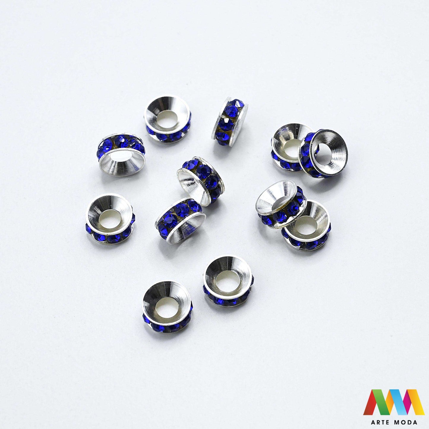 razdjelnik umetak spacer metalne izrada nakita DIY nakit distanceri metalni pribor separatori srebrne zlatne šajbice metalni za perle razmaknice komponente metal Mali ali ključni za profesionalan nakit Metalni umetci razdjelnici spacer perle služe za stvaranje razmaka i dodavanje sjaja perlama Sprječavaju trenje i ističu poludrago kamenje Neophodan element za izradu narukvica i ogrlica koje izgledaju bogatije i elegantnije arte moda repromaterijal