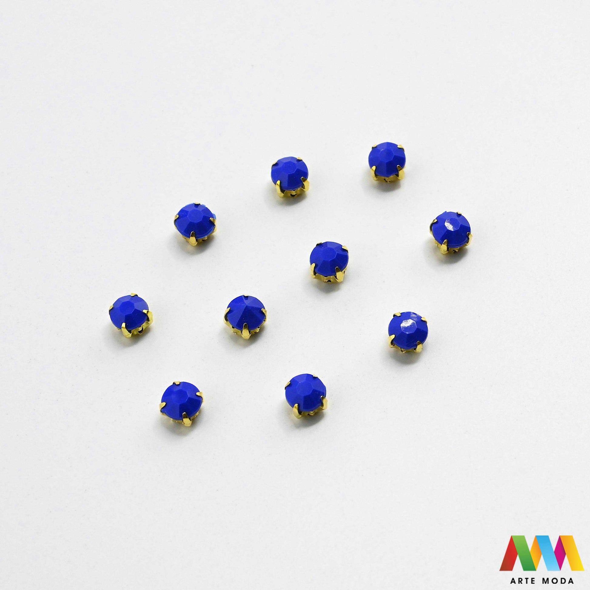 cirkoni stakleni metalni kalup blještavo sjajno perle privjesci rhinestones šivanje lijepljenje nakit glamur kostimi dekoracije ukrasi kalupu cirkon kopči blještavi Postignite maksimalan sjaj s staklenim cirkonima u metalnom kalupu Ovi blještavi cirkoni su sigurno fiksirani i spremni za šivanje lijepljenje ili nizanje Idealni za izradu glamuroznog nakita ukrašavanje kostima i svečane dekoracije Brz jednostavan i elegantan put do blistavog "uradi sam" projekta arte moda repromaterijal