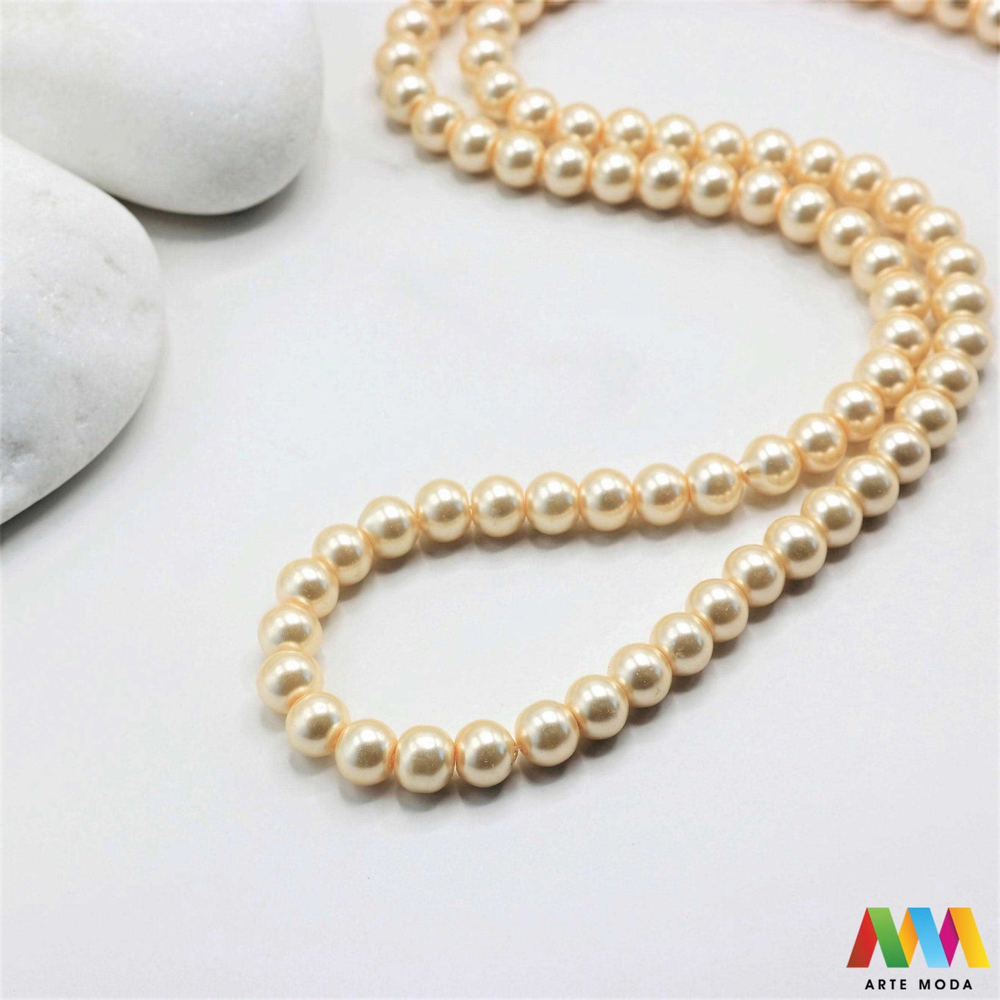 stakleni biseri niz staklo biser perle biserne zrna zrno perla staklene imitacija bisera sedefaste vjenčani nakit klasični DIY ogrlice bijeli u boji bisernim sjajem izrada nakita umjetni Za klasičnu eleganciju birajte staklene bisere imitacija bisera ima visok sedefasti sjaj i savršeno je glatka Idealni su za izradu vjenčanog nakita bezvremenskih ogrlica i narukvica raznim veličinama i bojama ovi biseri unose dašak luksuza u svaki uradi sam projekt Počnite nizati svoju eleganciju arte moda repromaterijal