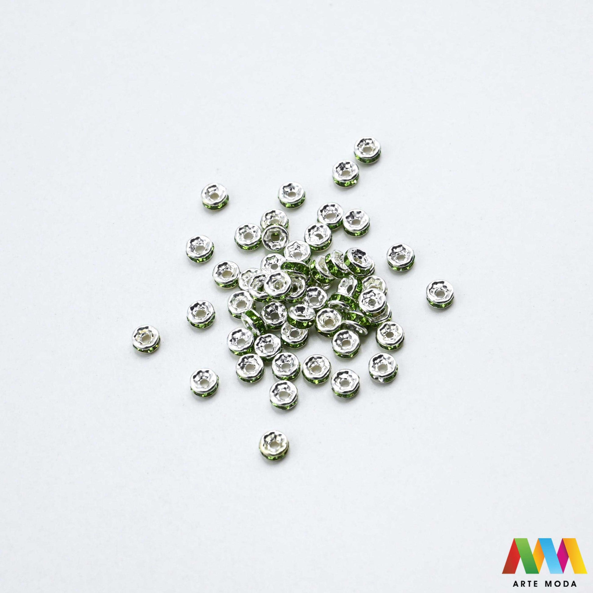 razdjelnik umetak spacer metalne izrada nakita DIY nakit distanceri metalni pribor separatori srebrne zlatne šajbice metalni za perle razmaknice komponente metal Mali ali ključni za profesionalan nakit Metalni umetci razdjelnici spacer perle služe za stvaranje razmaka i dodavanje sjaja perlama Sprječavaju trenje i ističu poludrago kamenje Neophodan element za izradu narukvica i ogrlica koje izgledaju bogatije i elegantnije arte moda repromaterijal