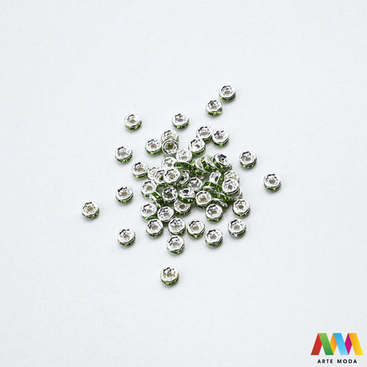 razdjelnik umetak spacer metalne izrada nakita DIY nakit distanceri metalni pribor separatori srebrne zlatne šajbice metalni za perle razmaknice komponente metal Mali ali ključni za profesionalan nakit Metalni umetci razdjelnici spacer perle služe za stvaranje razmaka i dodavanje sjaja perlama Sprječavaju trenje i ističu poludrago kamenje Neophodan element za izradu narukvica i ogrlica koje izgledaju bogatije i elegantnije arte moda repromaterijal