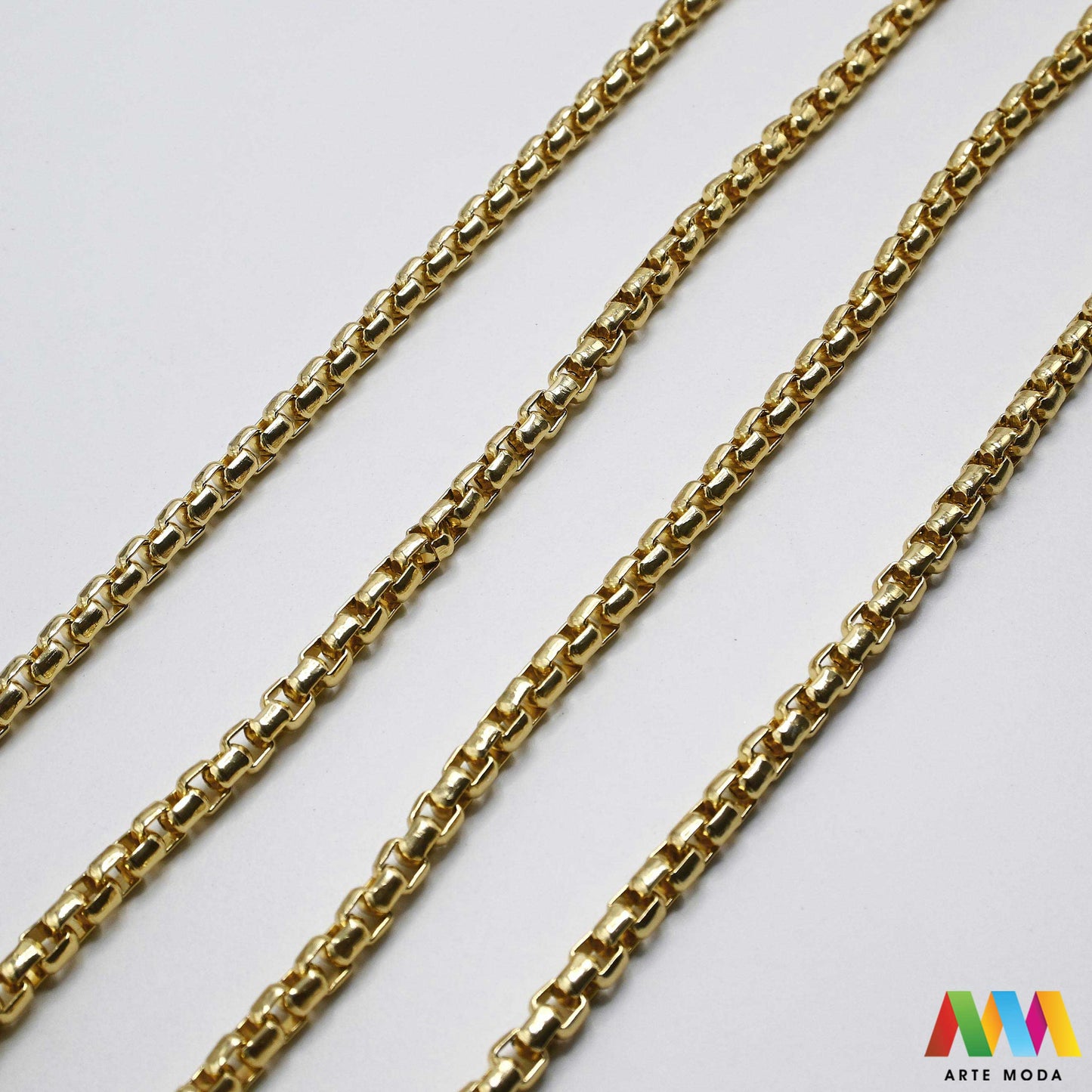 aluminijski lanac torbe ruksak nakit lagani izrada aluminij DIY materijal remen ogrlice narukvice karike ručke pribor komponente ukrasni repromaterijal Želite lagan i trendi materijal Aluminijski lanci savršeni su za vaše projekte Idealni su za izradu laganih remena za torbe ili statement nakita ogrlice narukvice Lakši su od klasičnih metala ne opterećuju i dolaze u raznim bojama i debljinama Lako ih je rezati i oblikovati laganu eleganciju za svoj uradi sam nakit i modne dodatke arte moda repromaterijal