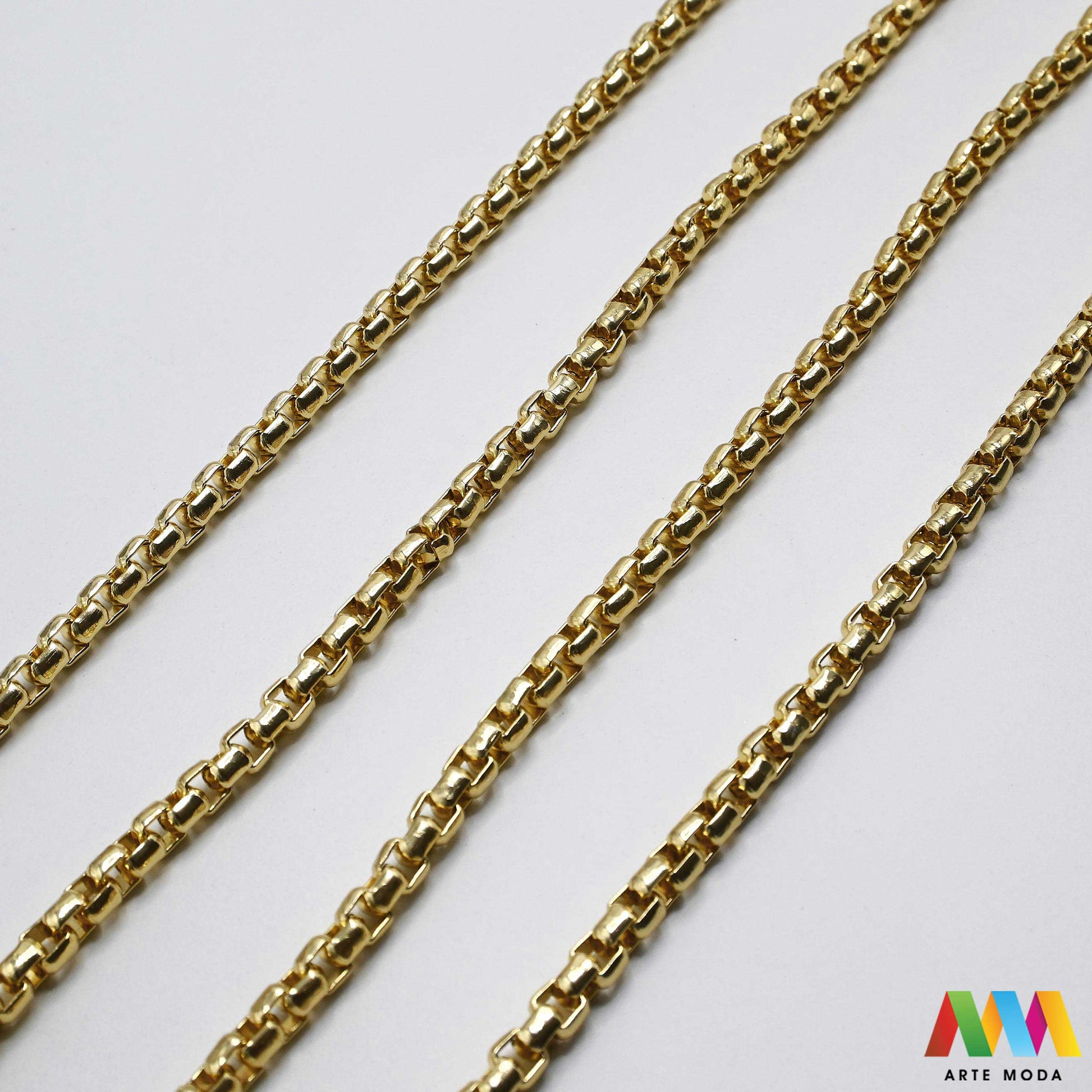 aluminijski lanac torbe ruksak nakit lagani izrada aluminij DIY materijal remen ogrlice narukvice karike ručke pribor komponente ukrasni repromaterijal Želite lagan i trendi materijal Aluminijski lanci savršeni su za vaše projekte Idealni su za izradu laganih remena za torbe ili statement nakita ogrlice narukvice Lakši su od klasičnih metala ne opterećuju i dolaze u raznim bojama i debljinama Lako ih je rezati i oblikovati laganu eleganciju za svoj uradi sam nakit i modne dodatke arte moda repromaterijal