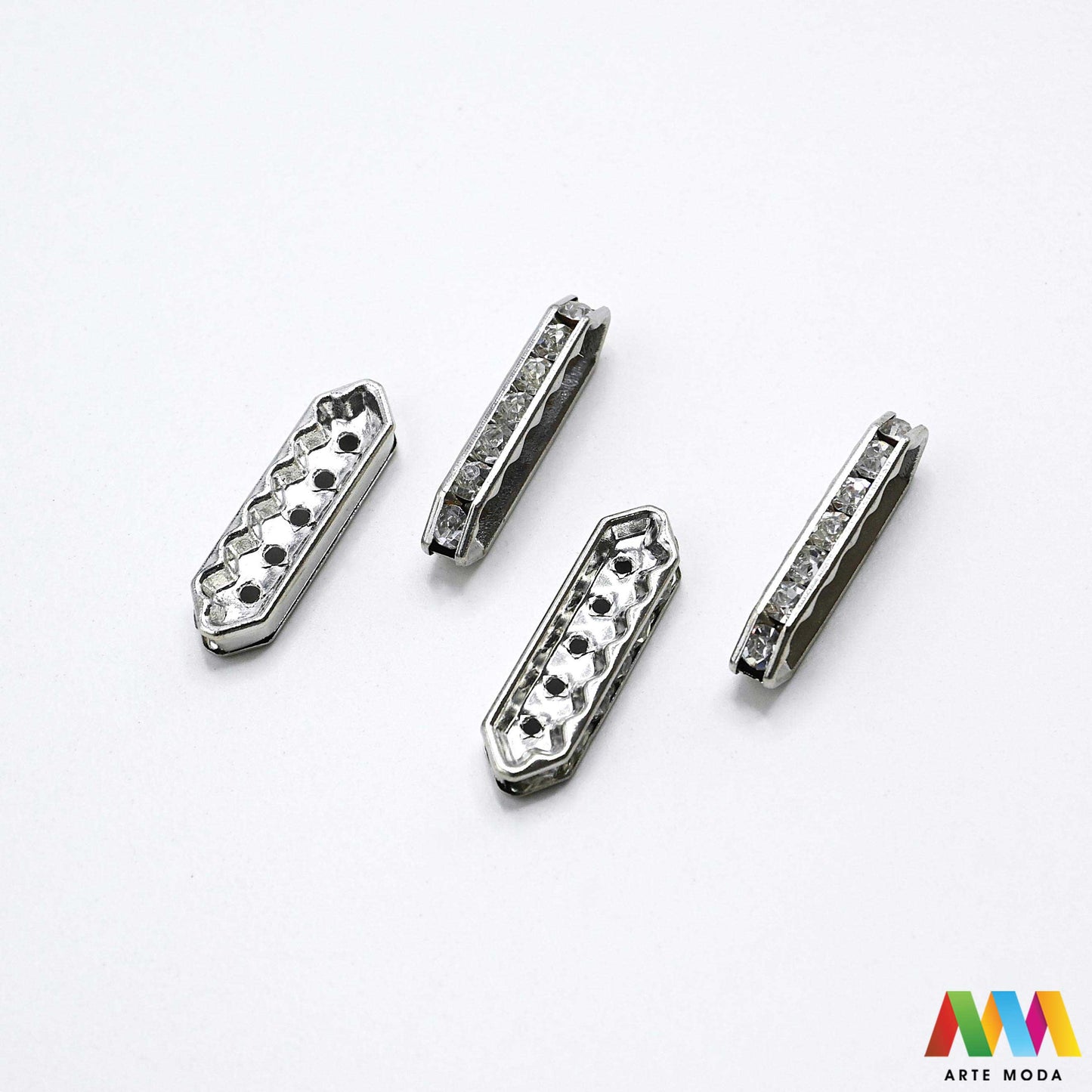 razdjelnik umetak spacer metalne izrada nakita DIY nakit distanceri metalni pribor separatori srebrne zlatne šajbice metalni za perle razmaknice komponente metal Mali ali ključni za profesionalan nakit Metalni umetci razdjelnici spacer perle služe za stvaranje razmaka i dodavanje sjaja perlama Sprječavaju trenje i ističu poludrago kamenje Neophodan element za izradu narukvica i ogrlica koje izgledaju bogatije i elegantnije arte moda repromaterijal