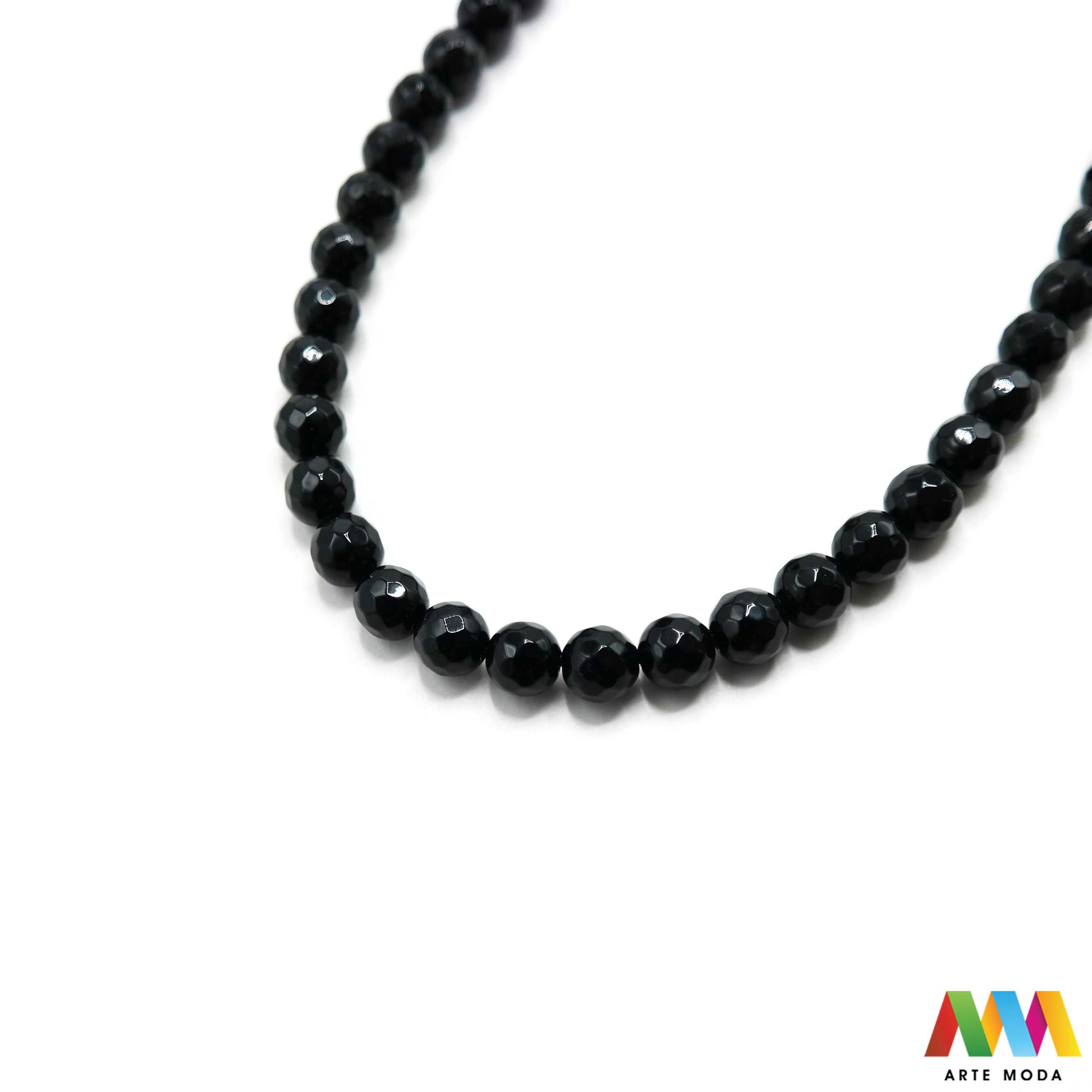 oniks onyx kristal kvarc kalcedon poludrago kamenje repromaterijal poludragi ukrasni kamen mineral crne perle crni muški nakit zaštite uzemljenje snaga izrada DIY mat sjajni narukvice ogrlice Otkrijte moć Oniksa Ovaj crni poludragi kamen simbolizira snagu zaštitu i uzemljenje Njegova duboka boja i elegantan finiš (mat/sjajni) savršeni su za sofisticirani muški i unisex nakit Birajte mat ili sjajne perle od Oniksa i unesite dozu klasične elegancije u svoj uradi sam nakit arte moda repromaterijal