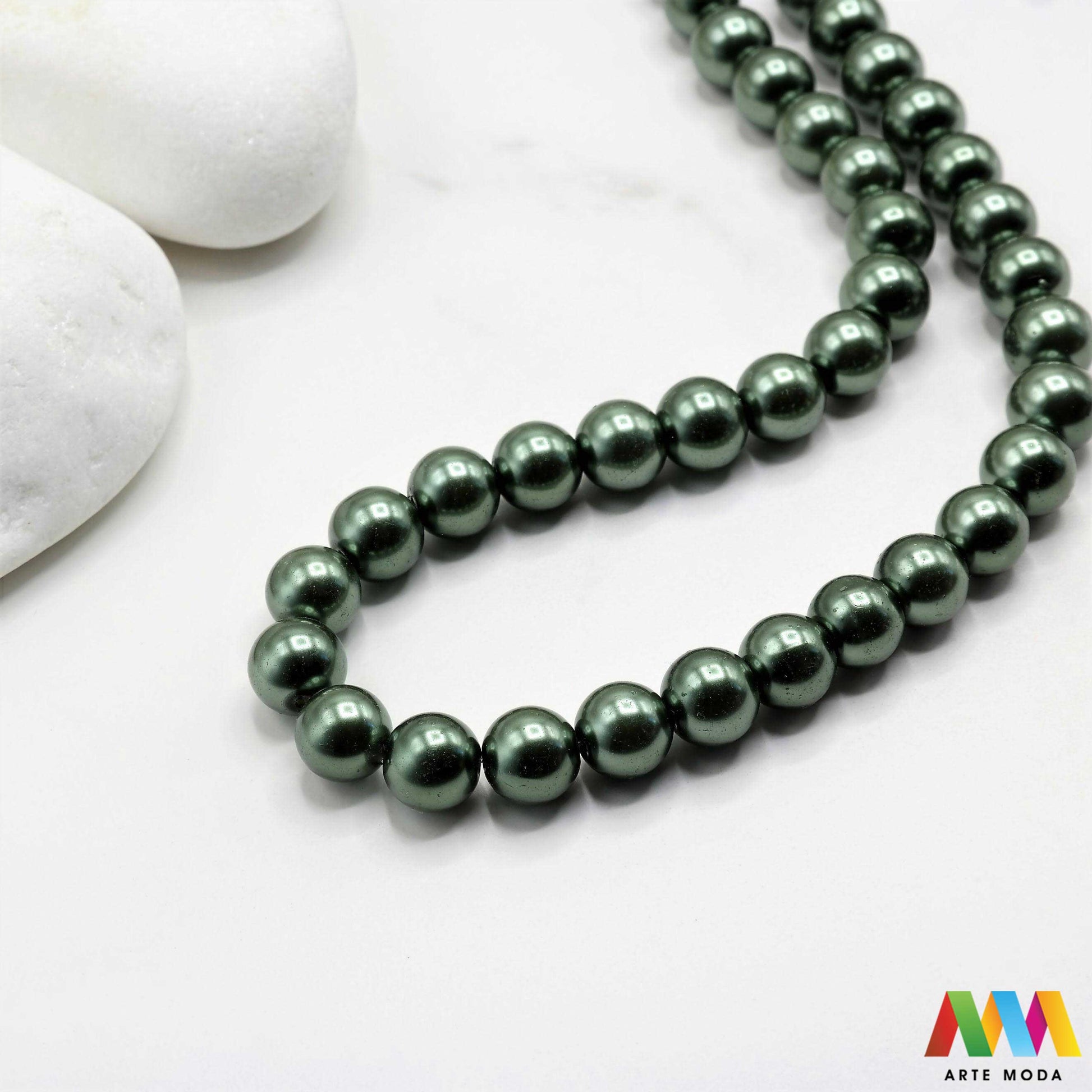 stakleni biseri niz staklo biser perle biserne zrna zrno perla staklene imitacija bisera sedefaste vjenčani nakit klasični DIY ogrlice bijeli u boji bisernim sjajem izrada nakita umjetni Za klasičnu eleganciju birajte staklene bisere imitacija bisera ima visok sedefasti sjaj i savršeno je glatka Idealni su za izradu vjenčanog nakita bezvremenskih ogrlica i narukvica raznim veličinama i bojama ovi biseri unose dašak luksuza u svaki uradi sam projekt Počnite nizati svoju eleganciju arte moda repromaterijal