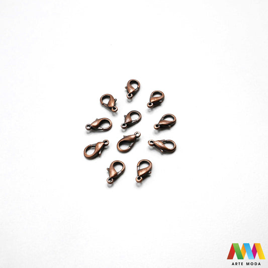 kopče metalne karabiner togl magnet kukice narukvice ogrlice zatvarači nakit DIY metalni pribor spajanje nakita srebrne zlatne karabin magnetne završne kopča narukvica ogrlica Osigurajte svoj nakit Metalne kopče su esencijalne za sigurno završavanje ogrlica i narukvica Birajte između karabin kopči pouzdanost magnetnih kopči lakoća i togl kopči stil Kvalitetni zatvarači u raznim bojama temelj svakog uradi sam nakit projekta arte moda repromaterijal