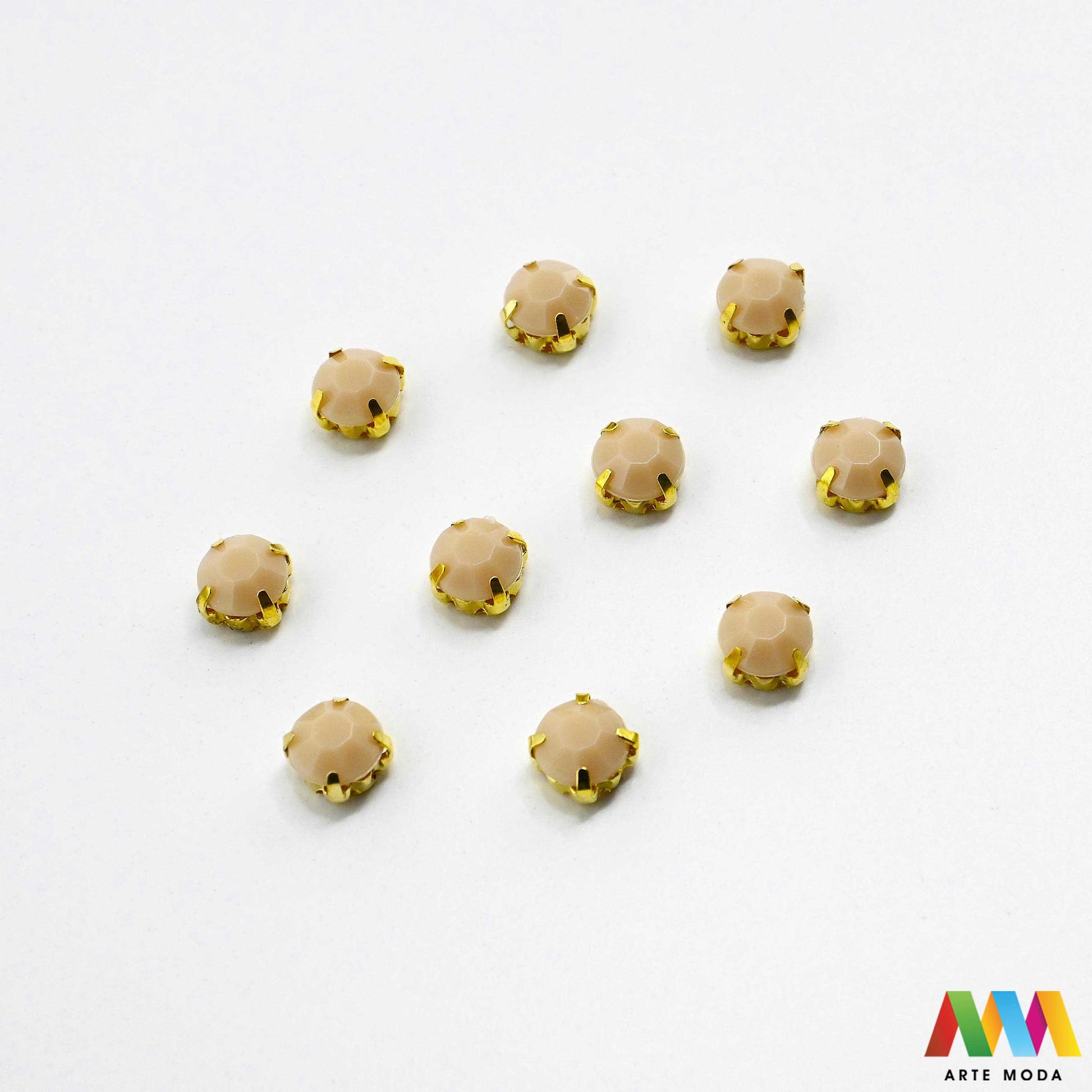 cirkoni stakleni metalni kalup blještavo sjajno perle privjesci rhinestones šivanje lijepljenje nakit glamur kostimi dekoracije ukrasi kalupu cirkon kopči blještavi Postignite maksimalan sjaj s staklenim cirkonima u metalnom kalupu Ovi blještavi cirkoni su sigurno fiksirani i spremni za šivanje lijepljenje ili nizanje Idealni za izradu glamuroznog nakita ukrašavanje kostima i svečane dekoracije Brz jednostavan i elegantan put do blistavog "uradi sam" projekta arte moda repromaterijal