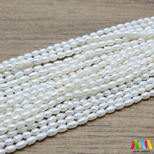 perle bijeli vjenčani niz sedef barokni baroque pearls zrno bisernica školjka dragulj poludrago kamenje ukrasni mineral kristal Bezvremenska klasika u vašim rukama Riječni biseri su omiljeni materijal za izradu nakita koji odiše elegancijom luksuzom prirodni slatkovodni biseri očarat će vas svojim nježnim sjajem unikatnim oblicima Savršeni za izradu ogrlica narukvica naušnica koje se prenose generacijama Dodajte dozu profinjenosti uradi sam nakitu uz autentične bisere naše kolekcije arte moda repromaterijal